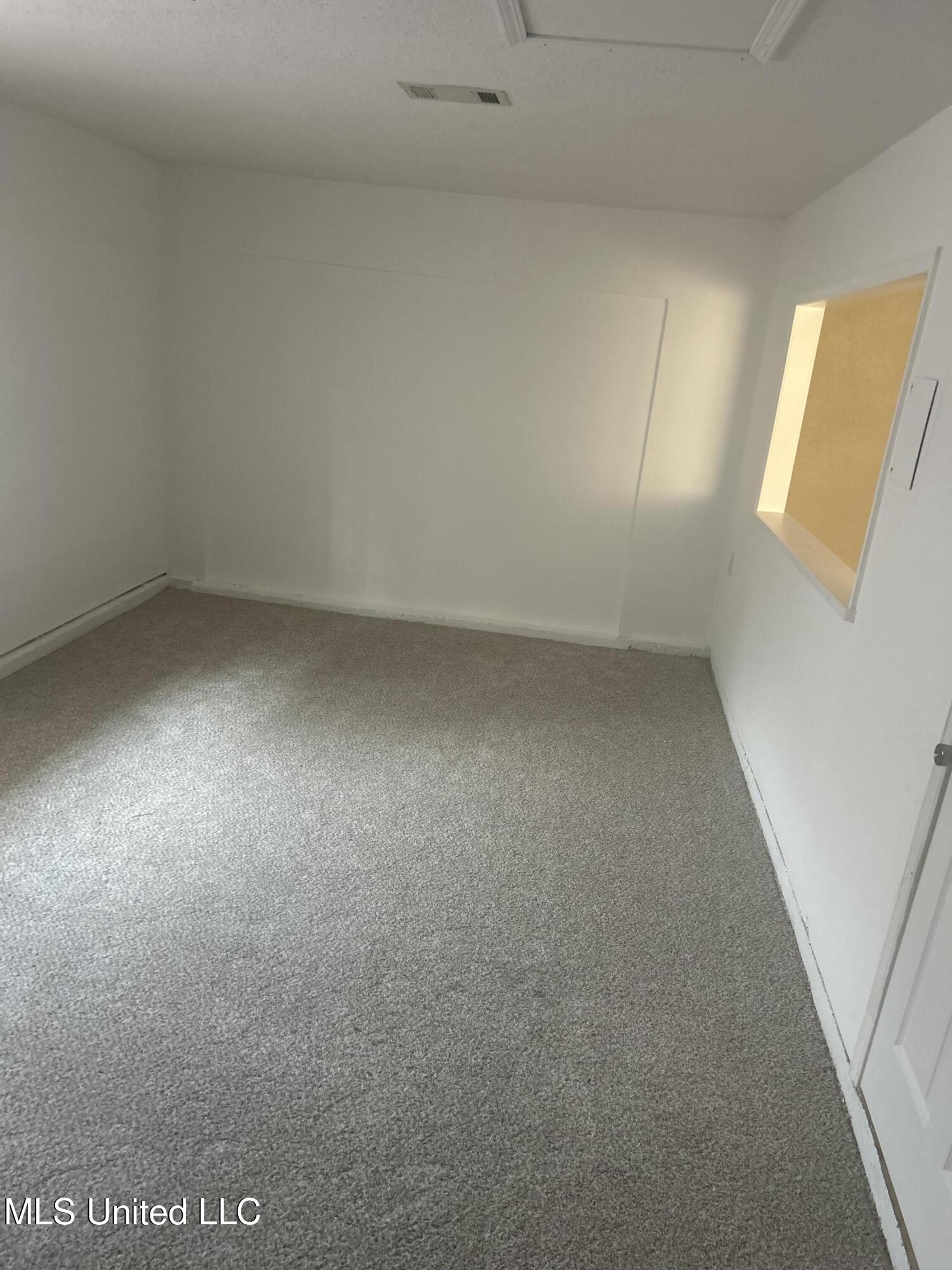 5621 Picadilly Circus Circle