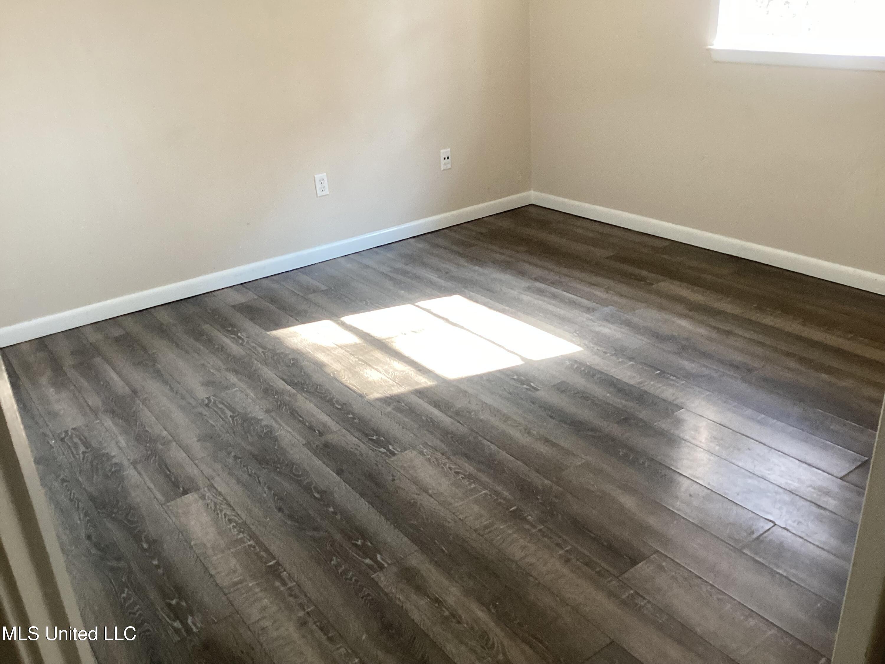 5621 Picadilly Circus Circle