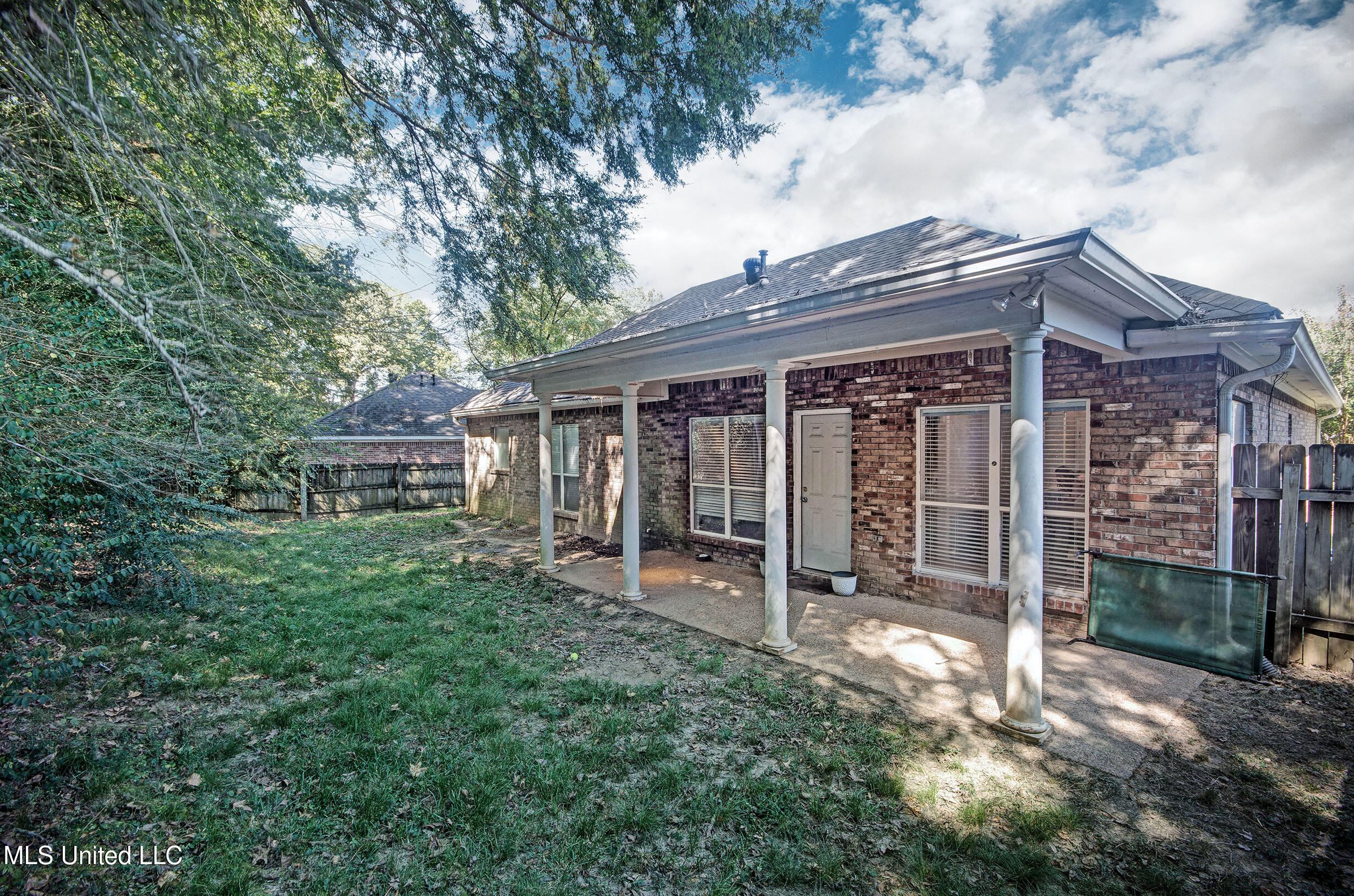 2017 Rolling Hill Drive