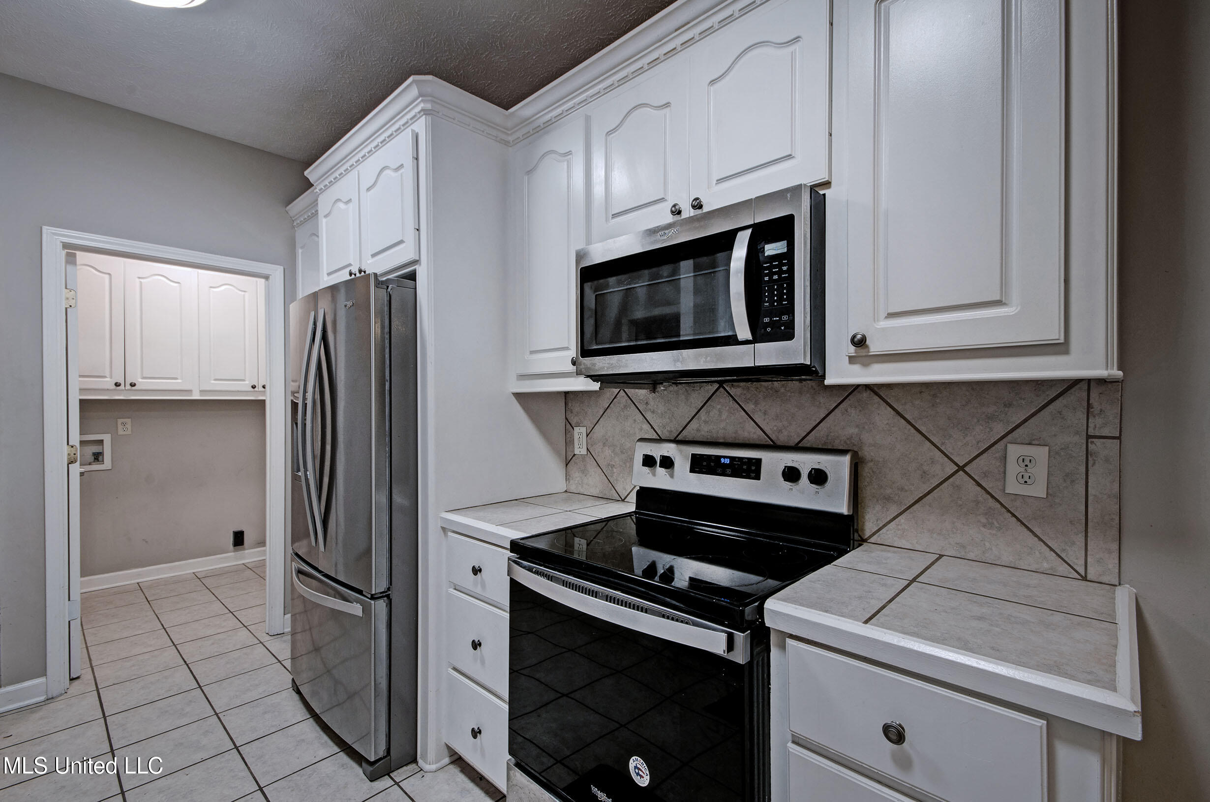 2017 Rolling Hill Drive