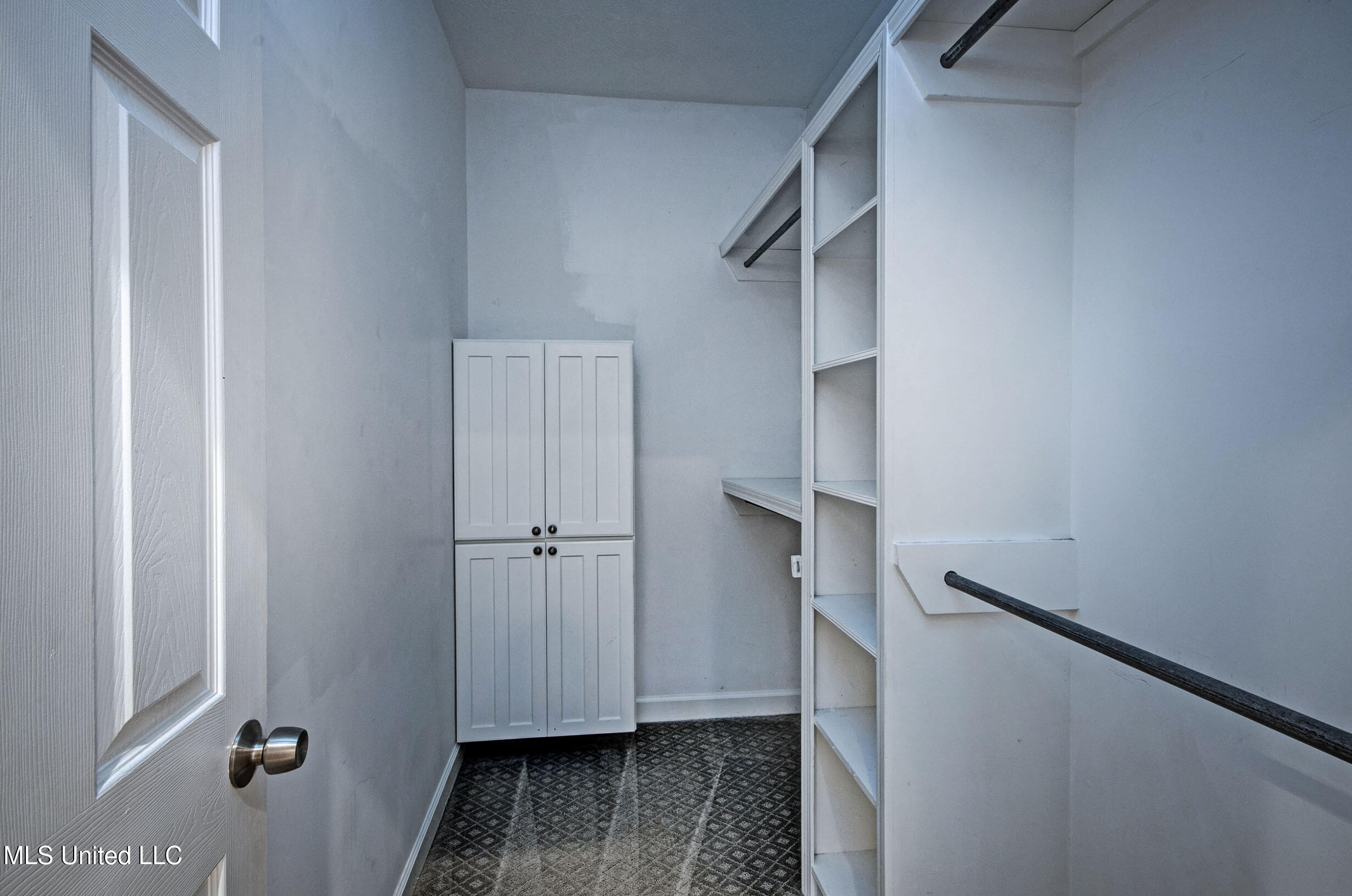 2017 Rolling Hill Drive