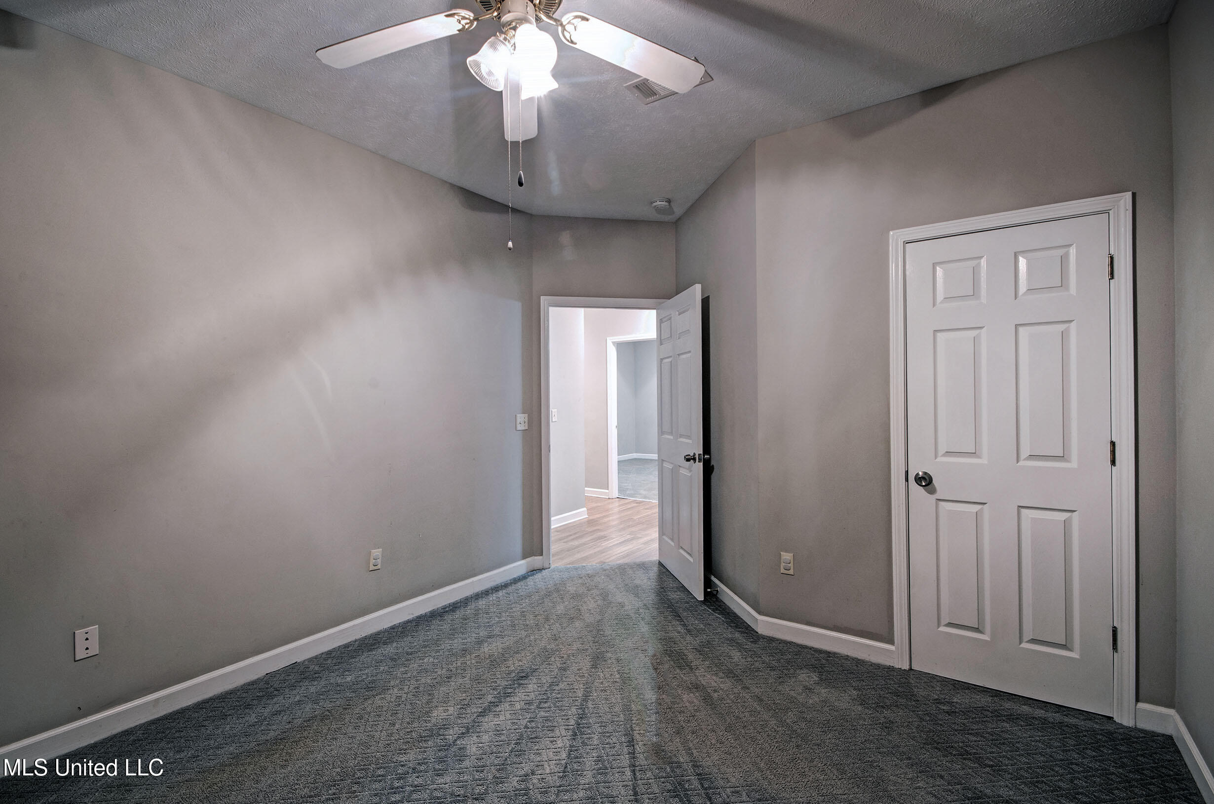 2017 Rolling Hill Drive