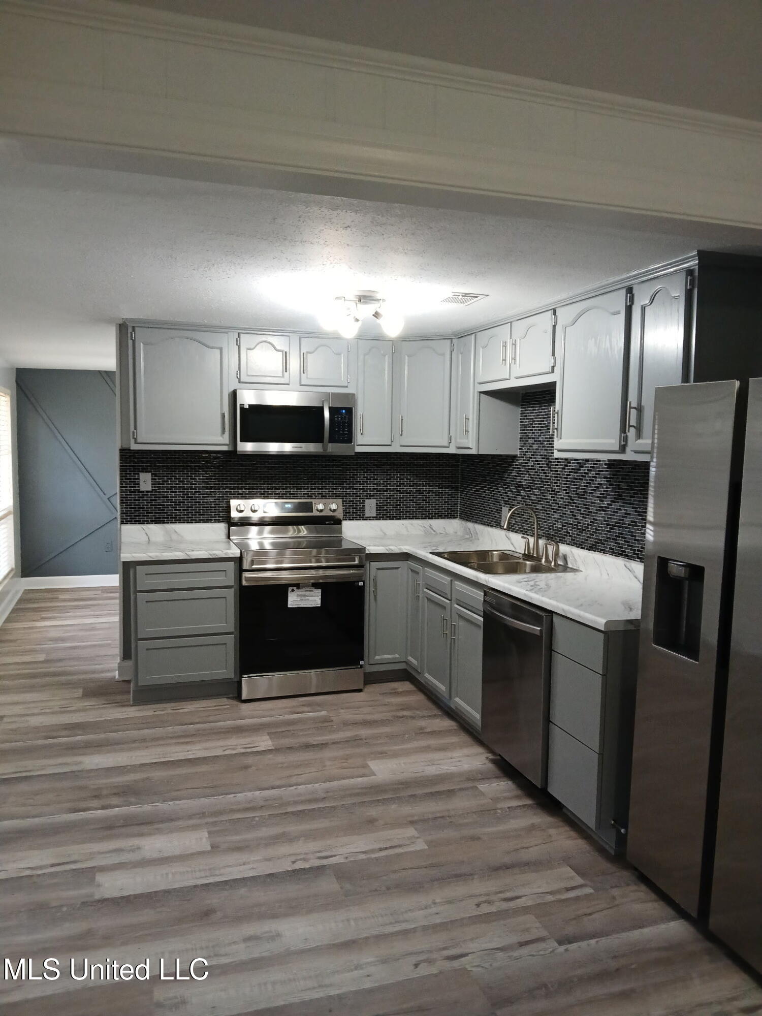 4308 Robinhood Drive Drive