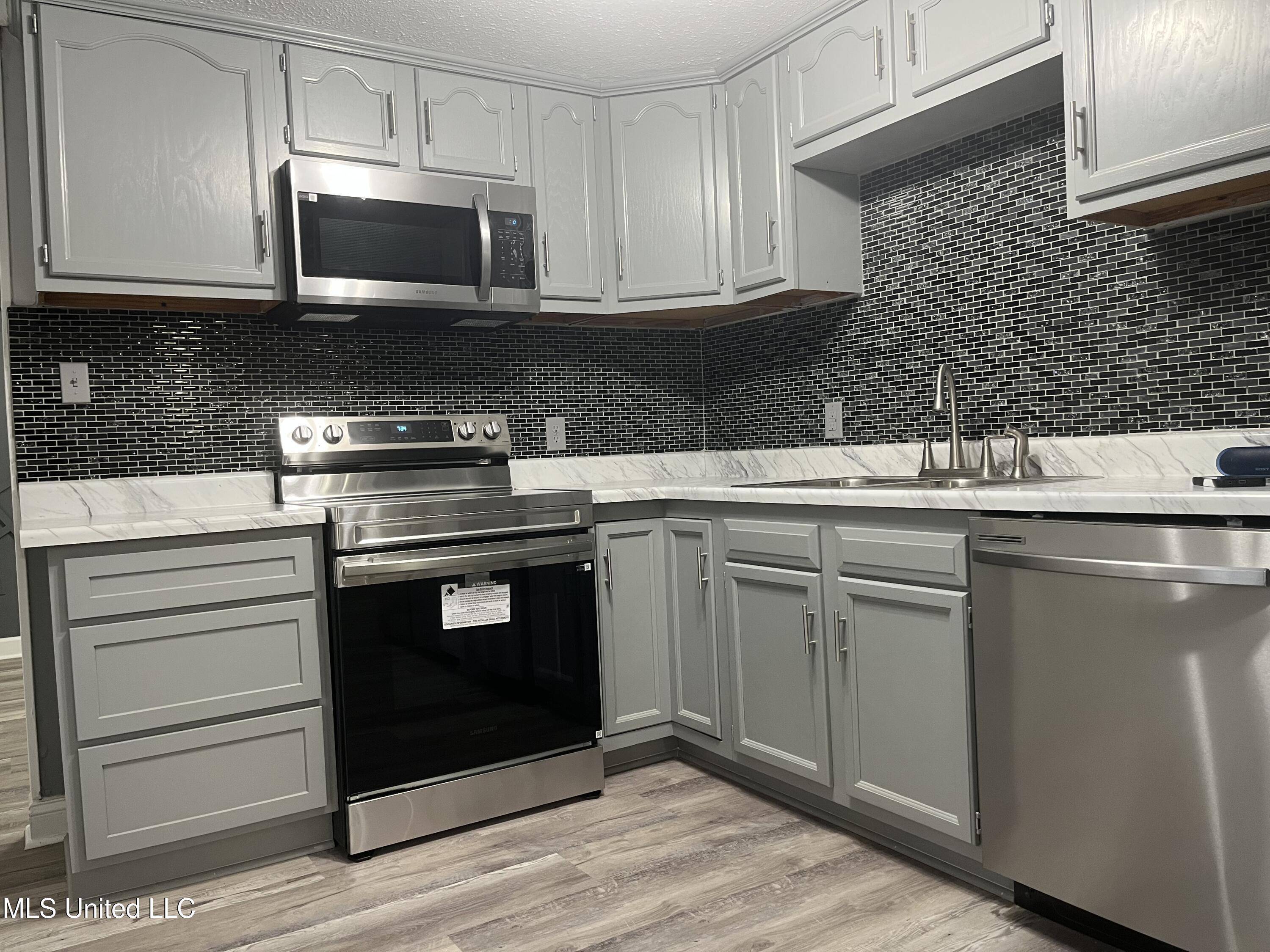 4308 Robinhood Drive Drive