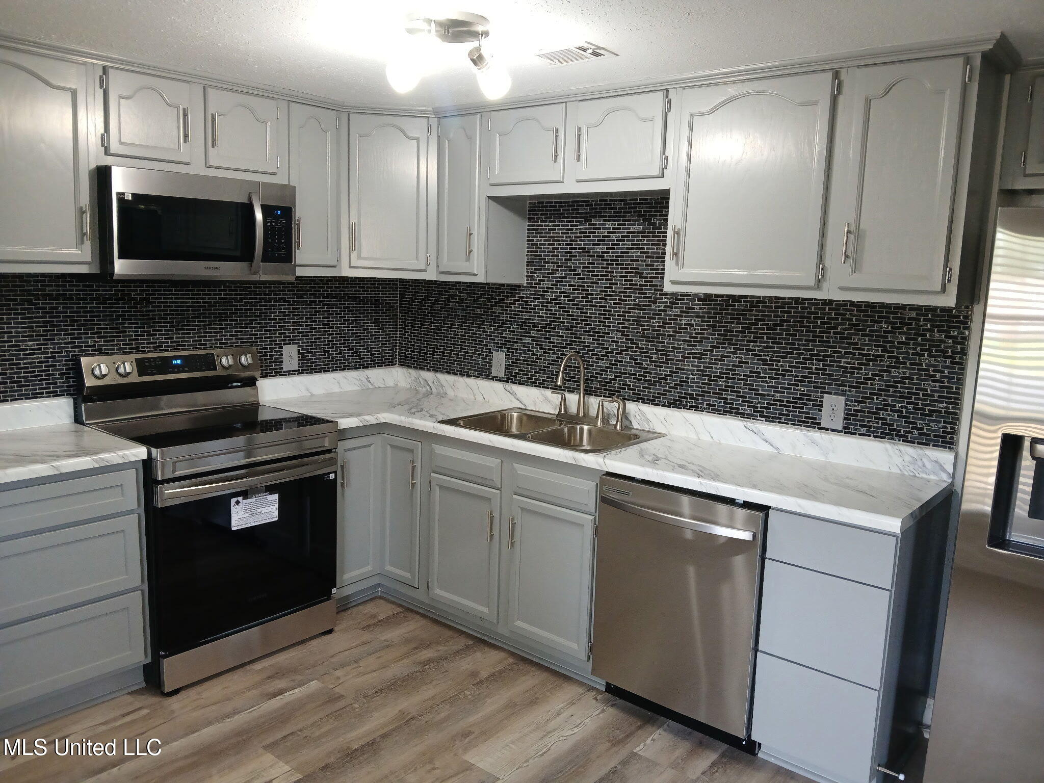 4308 Robinhood Drive Drive