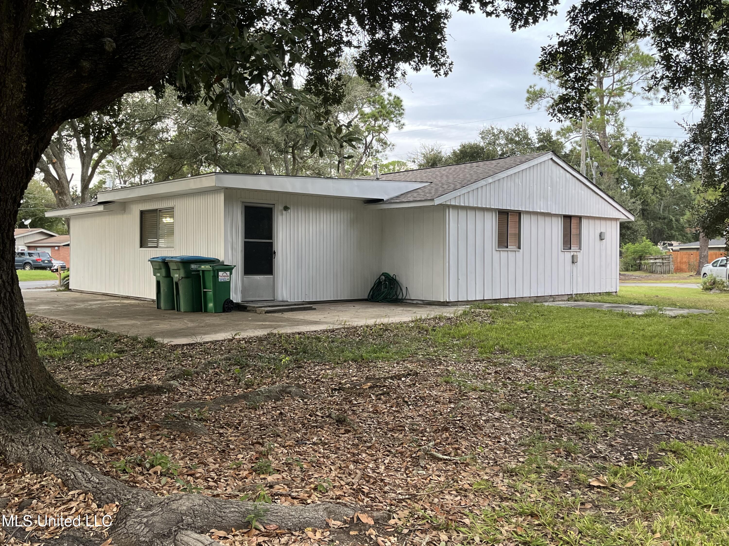 4308 Robinhood Drive Drive