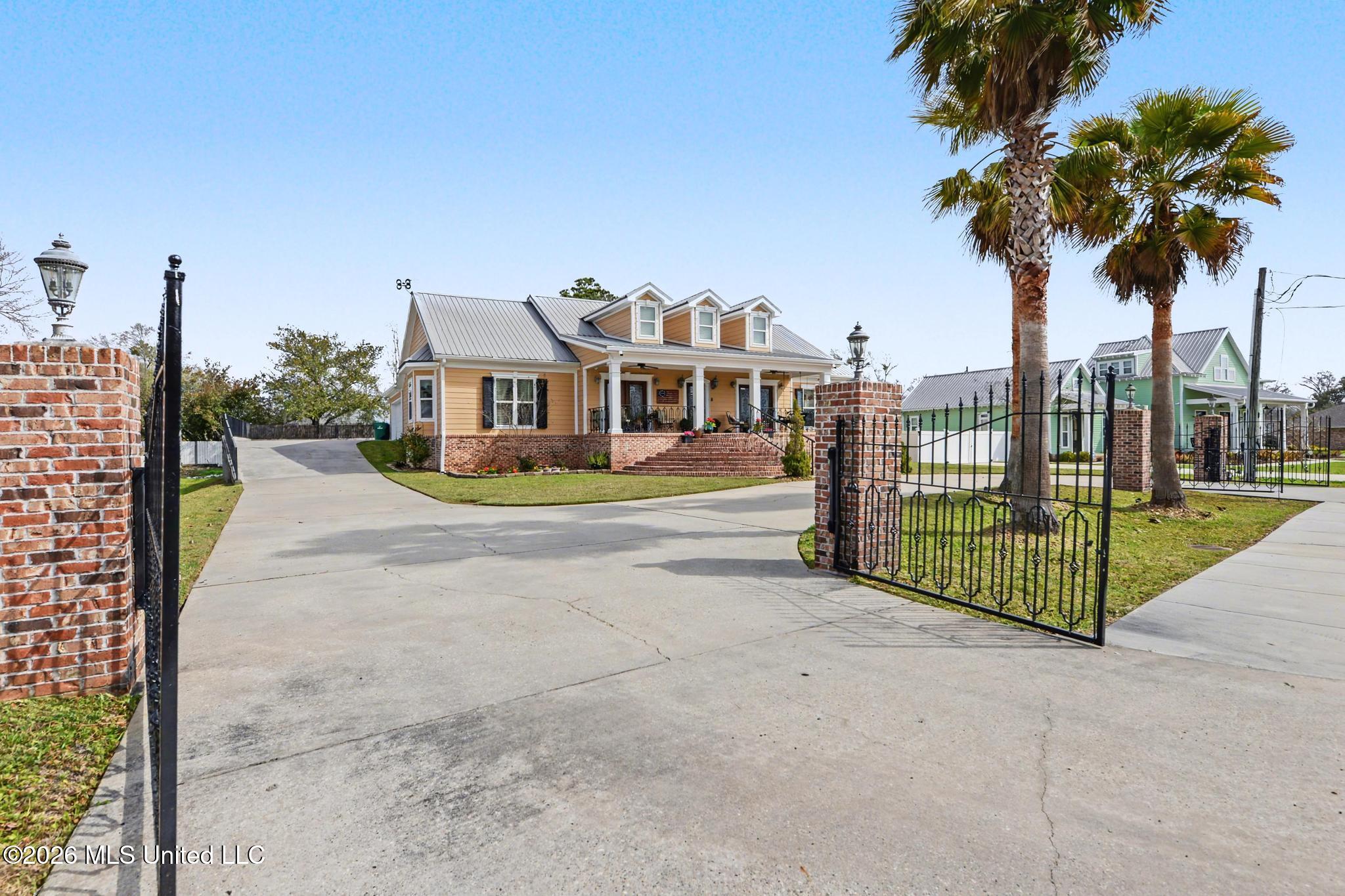 707 Esplanade Avenue