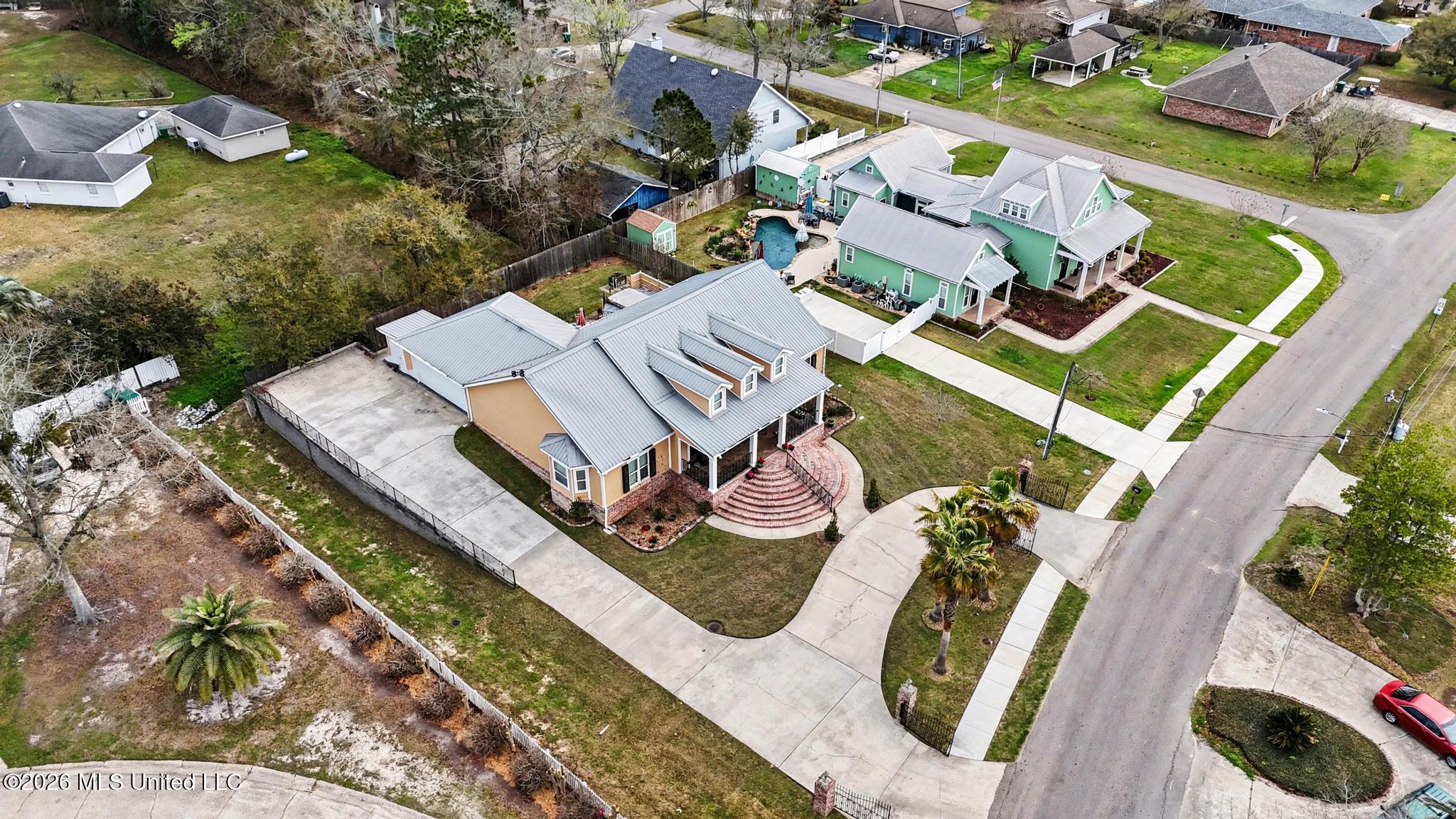 707 Esplanade Avenue