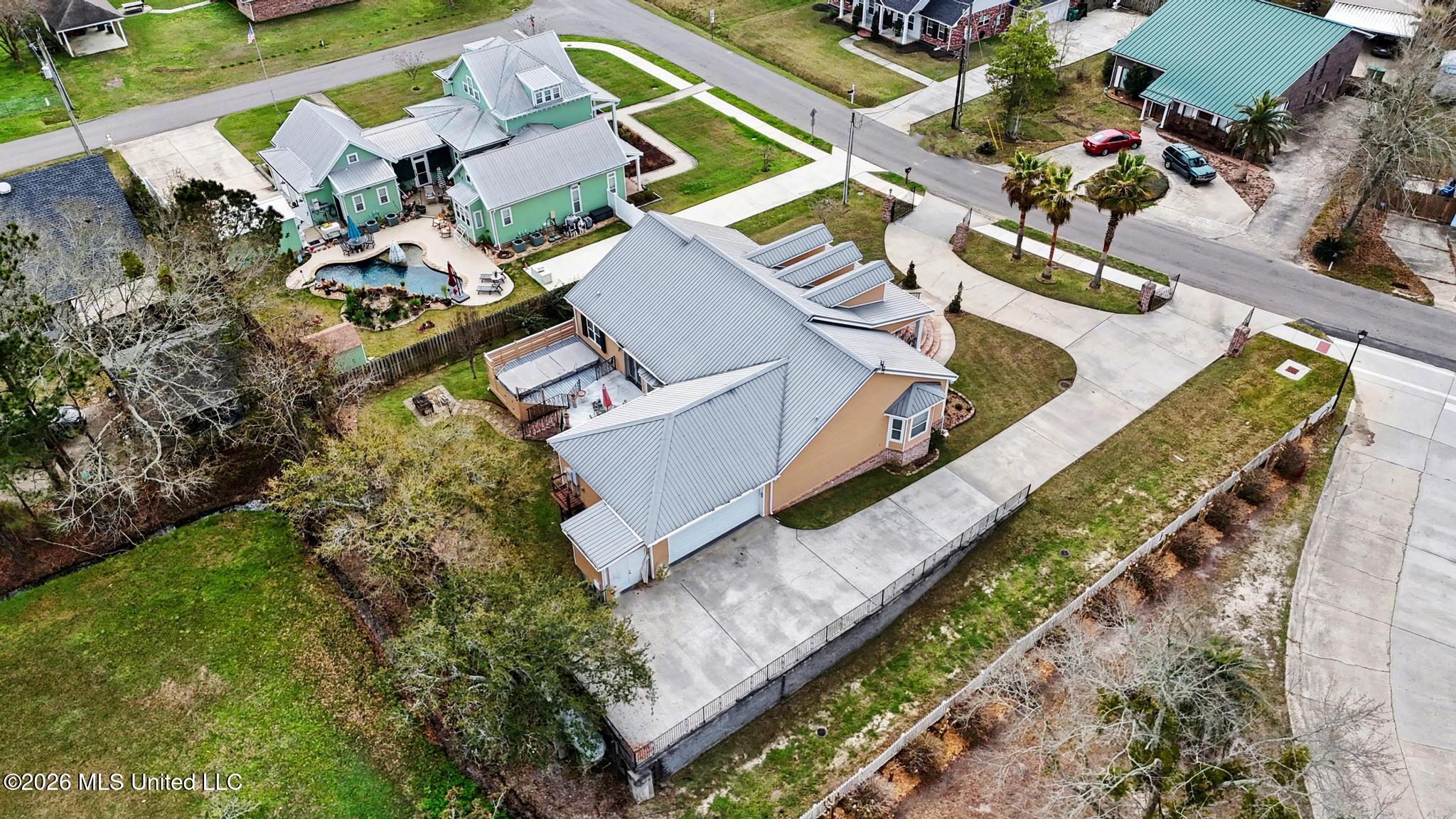 707 Esplanade Avenue