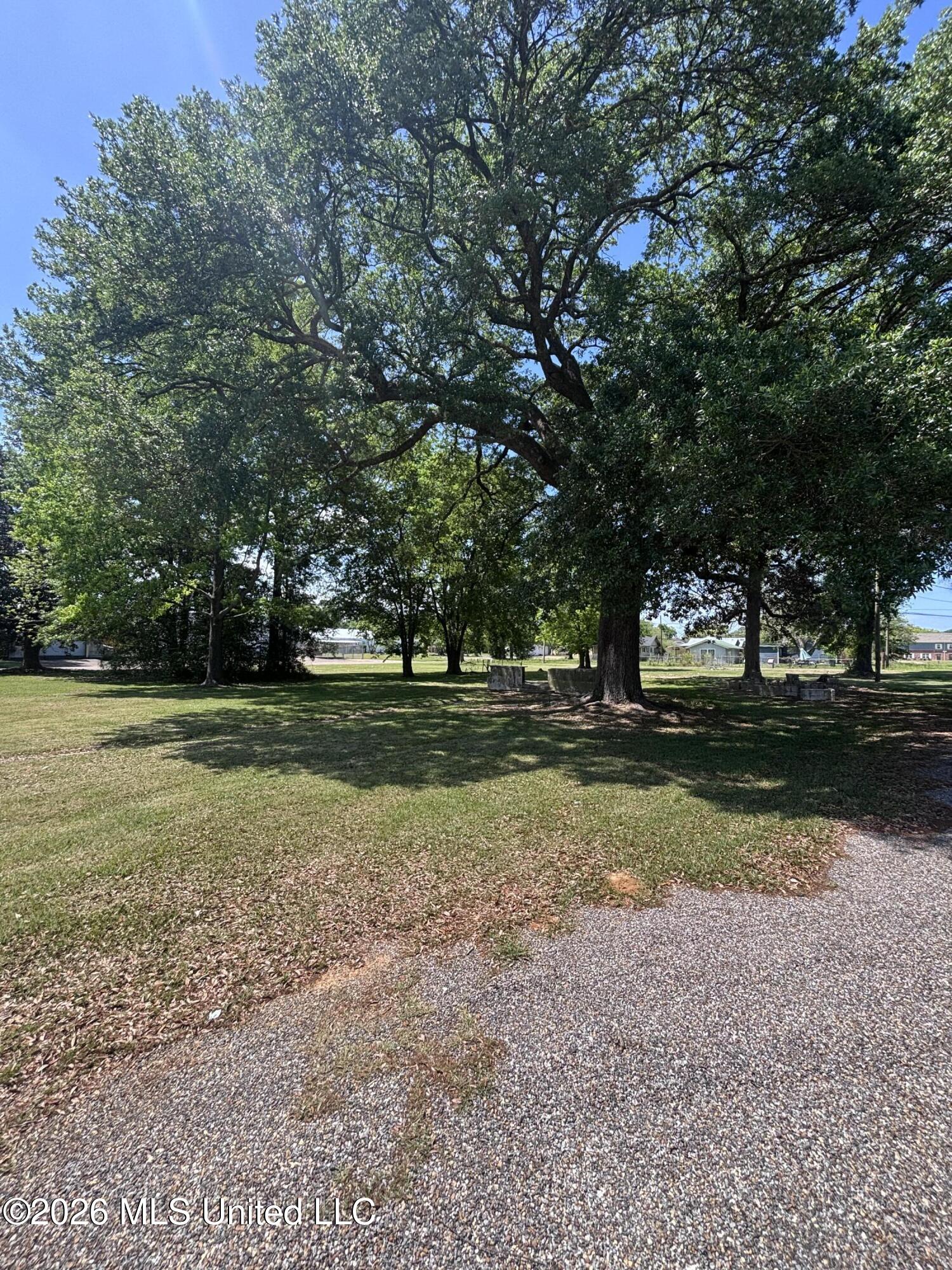 852 Ellisville Boulevard