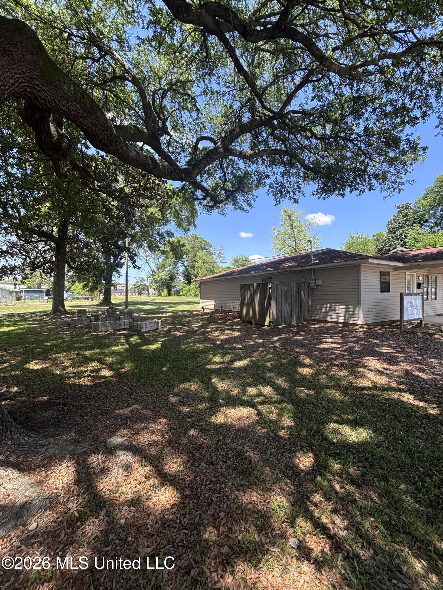 852 Ellisville Boulevard