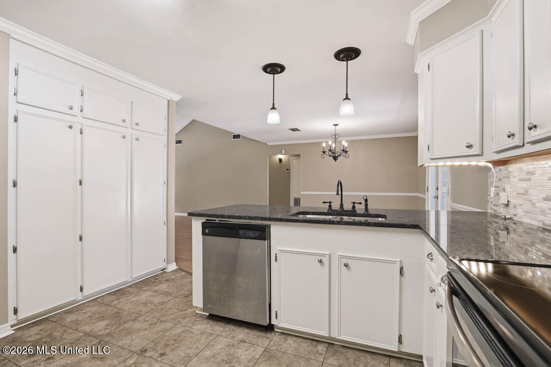 40 Windgate Drive