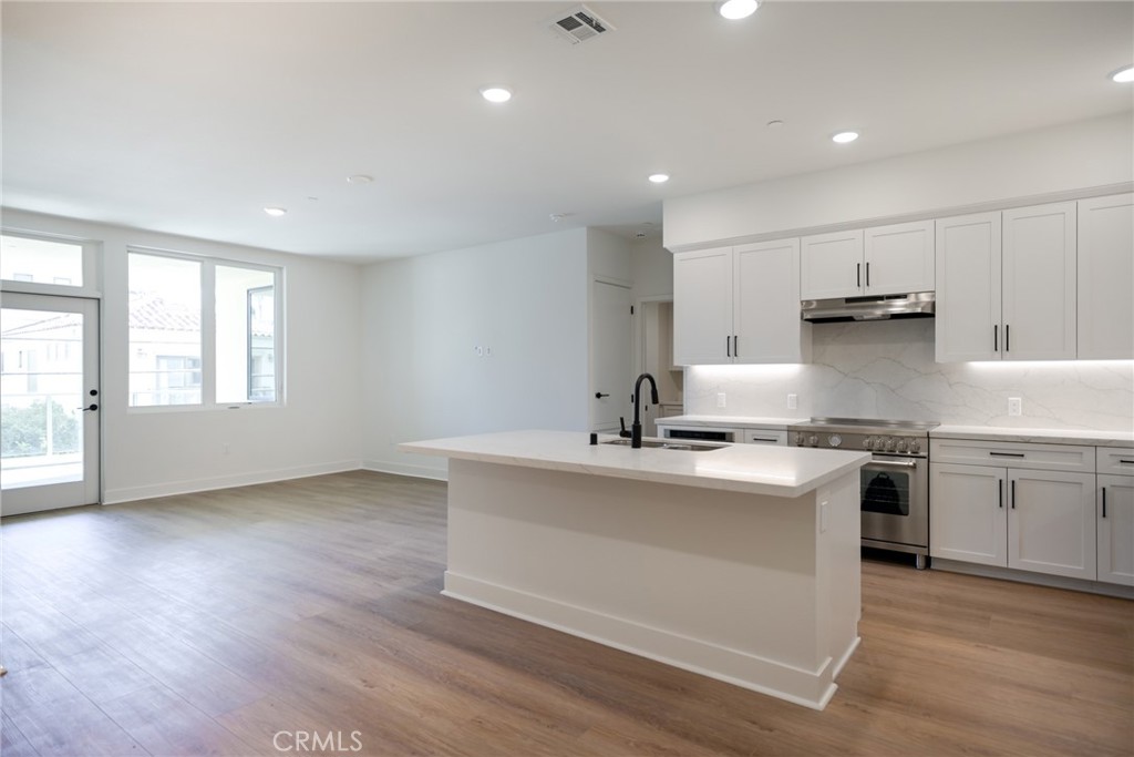 414 Main St. 210