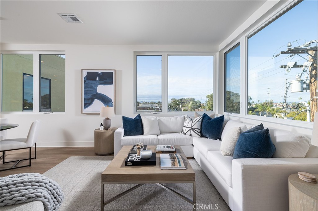 414 Main Street 420