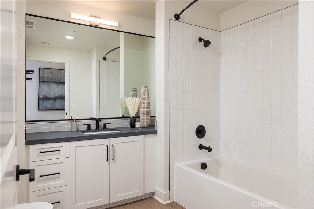 414 Main Street 420