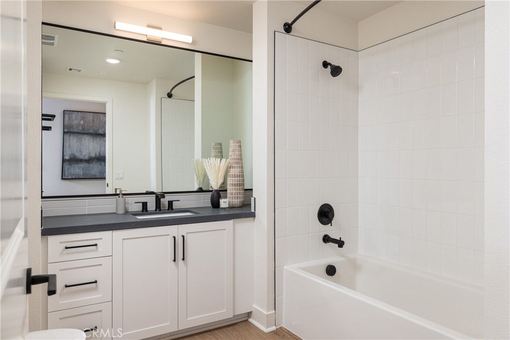 414 Main Street 420