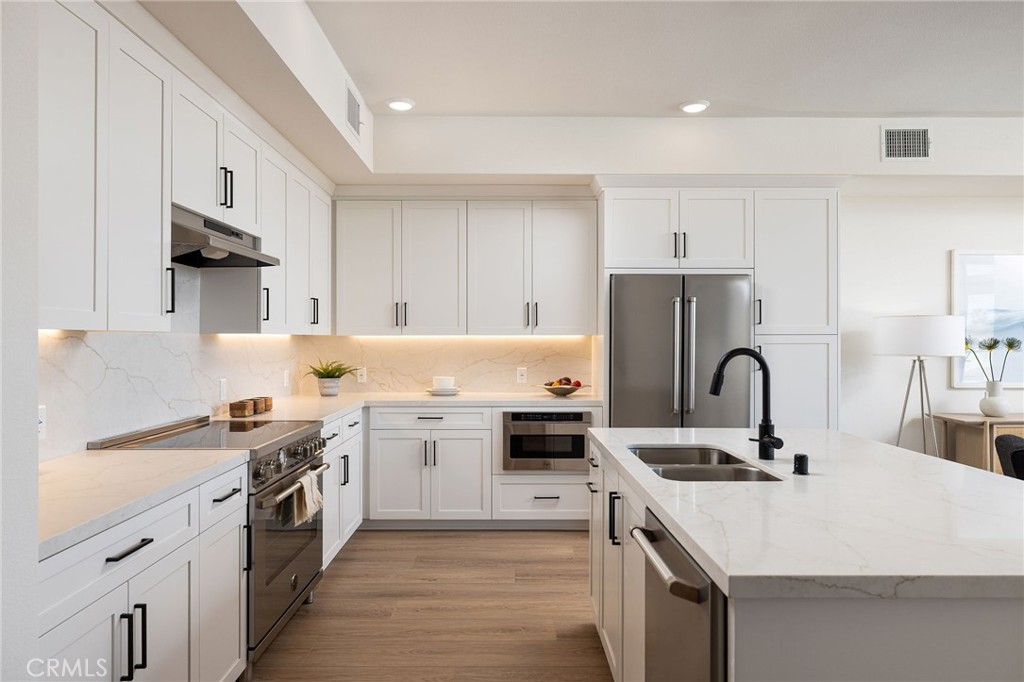 414 Main Street 330