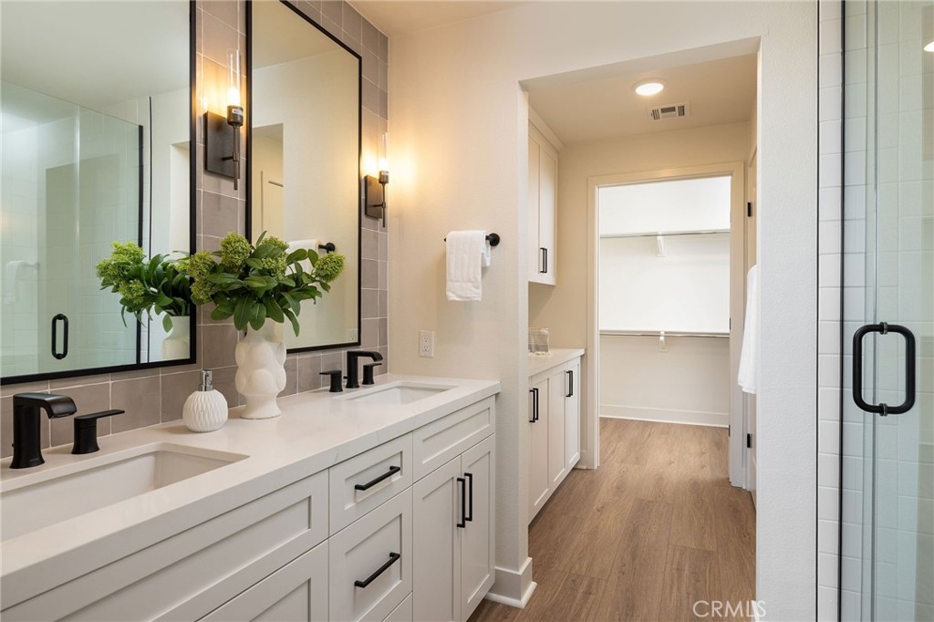 414 Main Street 330
