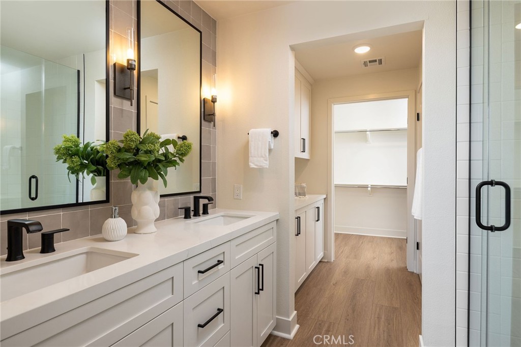 414 Main Street 330