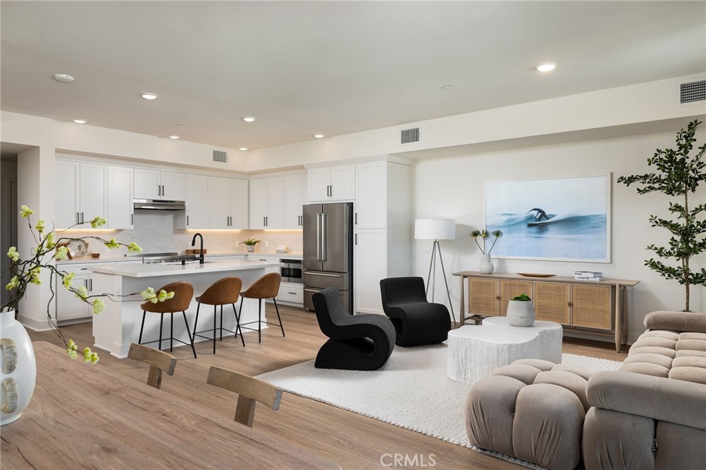 414 Main Street 330