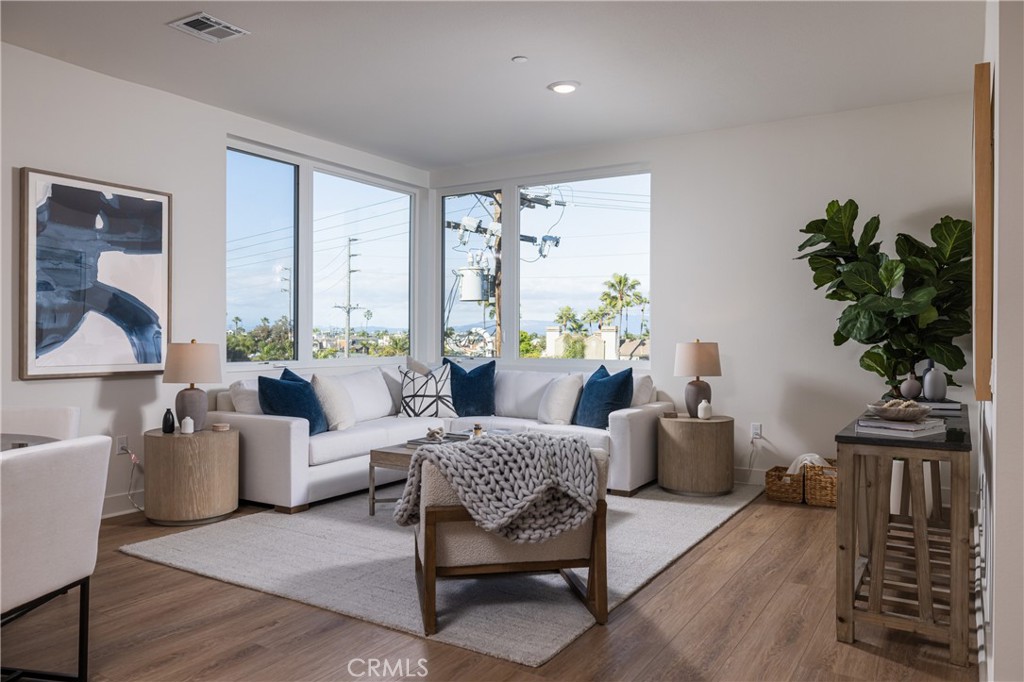 414 Main Street 420