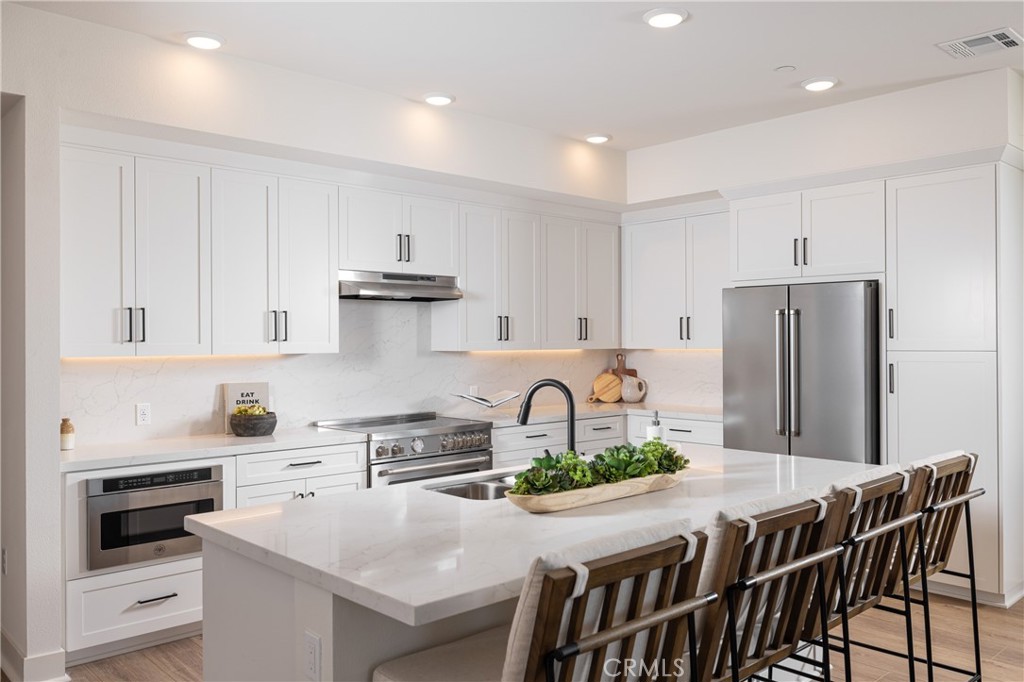 414 Main Street 420