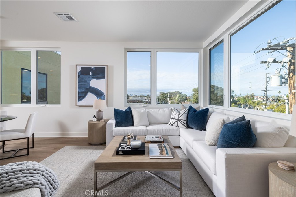 414 Main Street 420