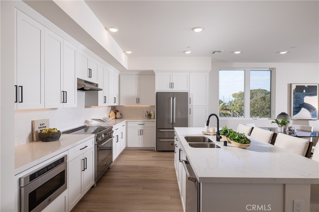 414 Main Street 420