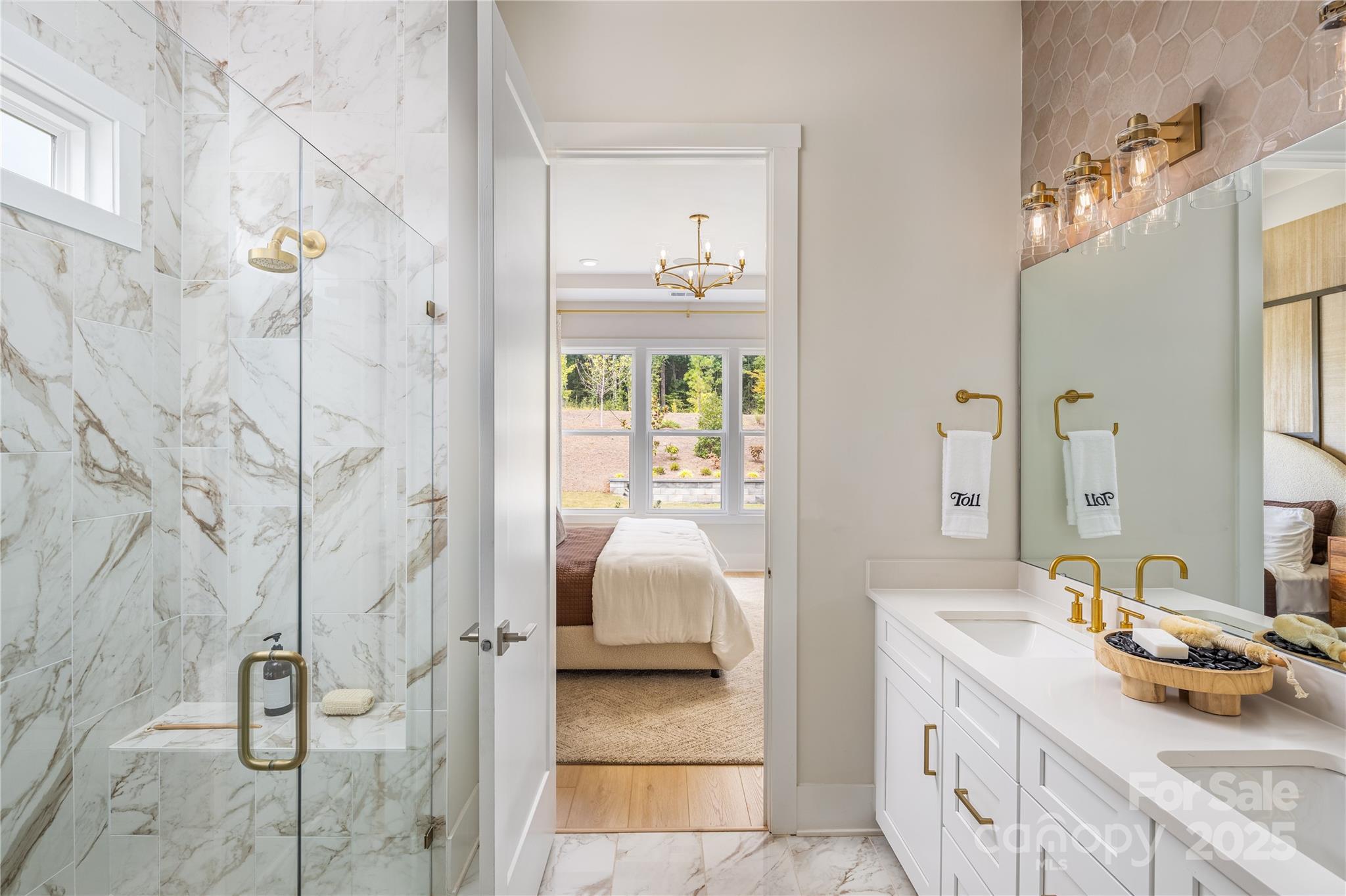 5100 Glenwalk Drive Unit: 21