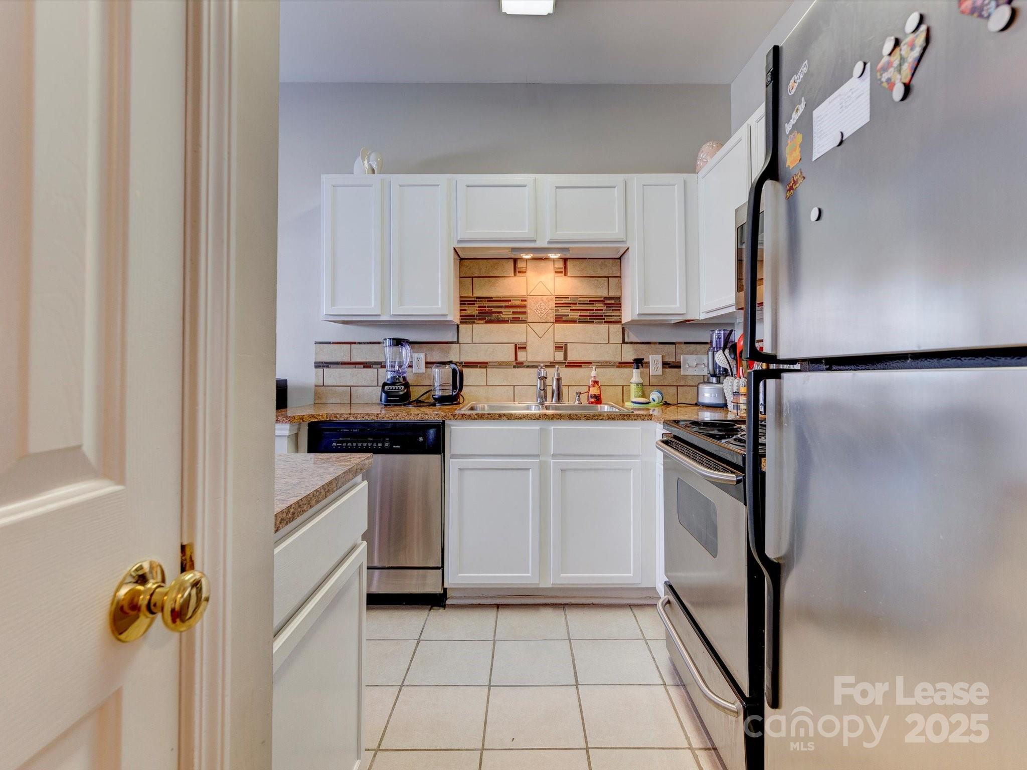 2107 Lennoxshire Square Court