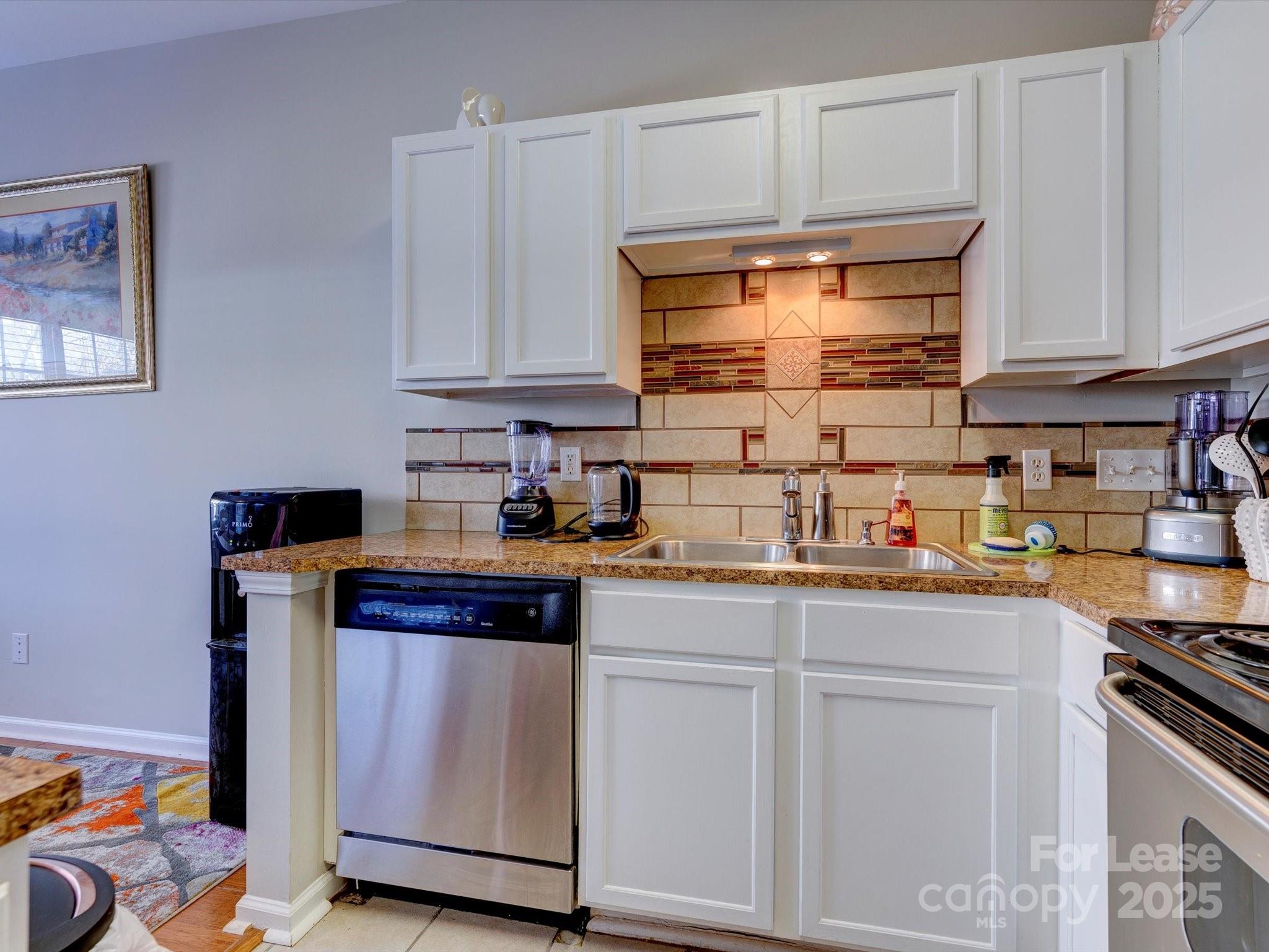 2107 Lennoxshire Square Court