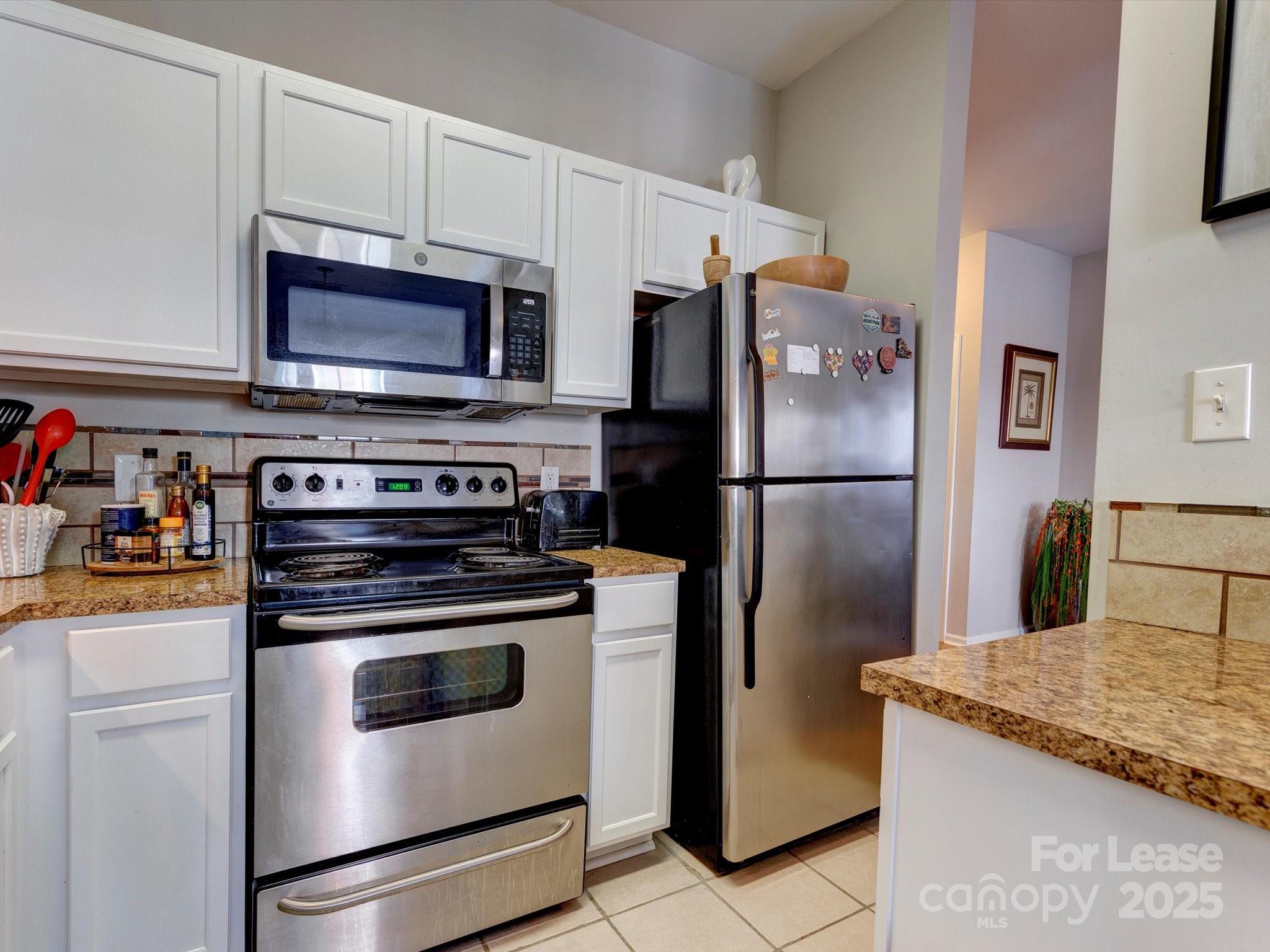 2107 Lennoxshire Square Court