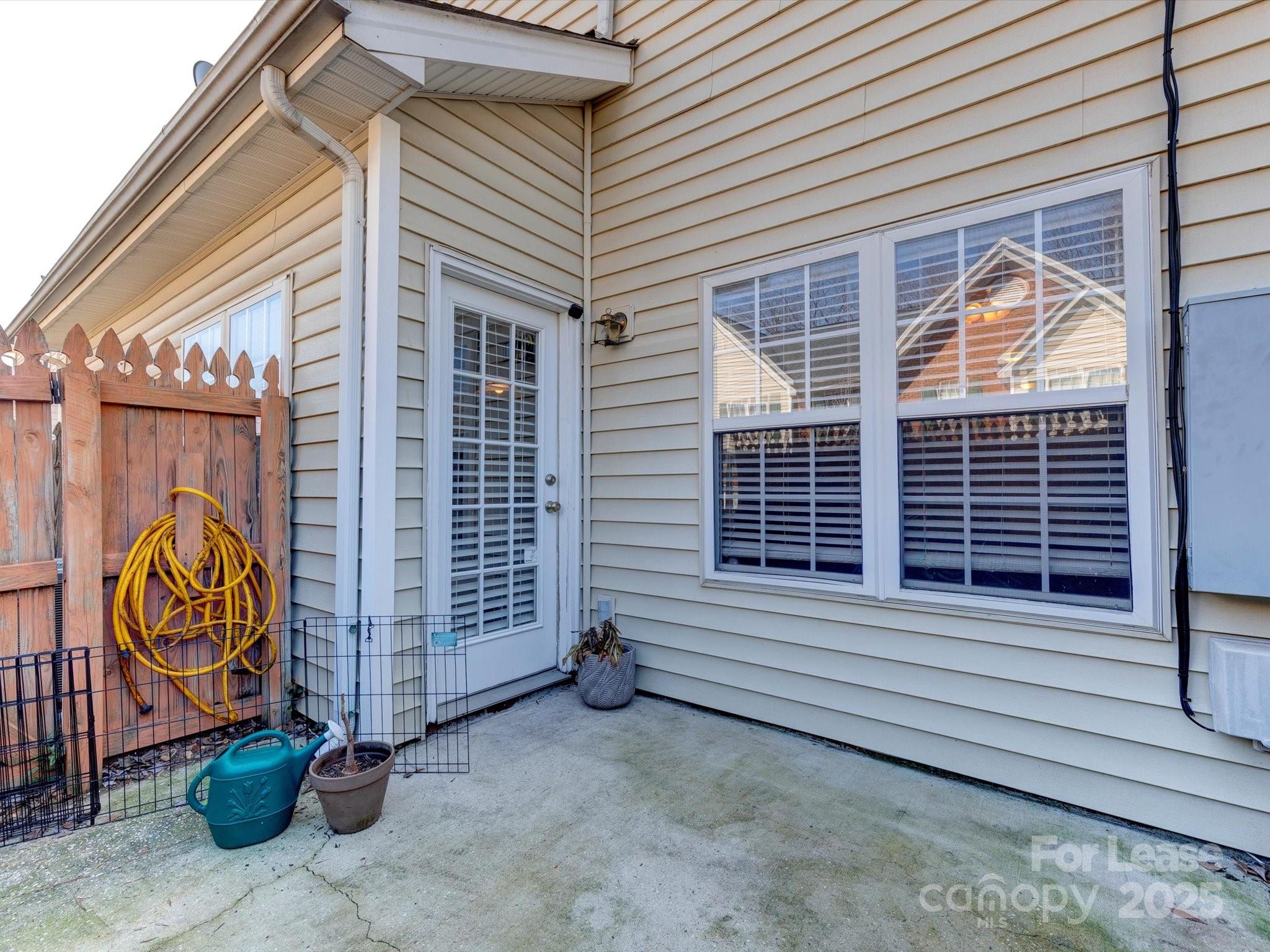 2107 Lennoxshire Square Court