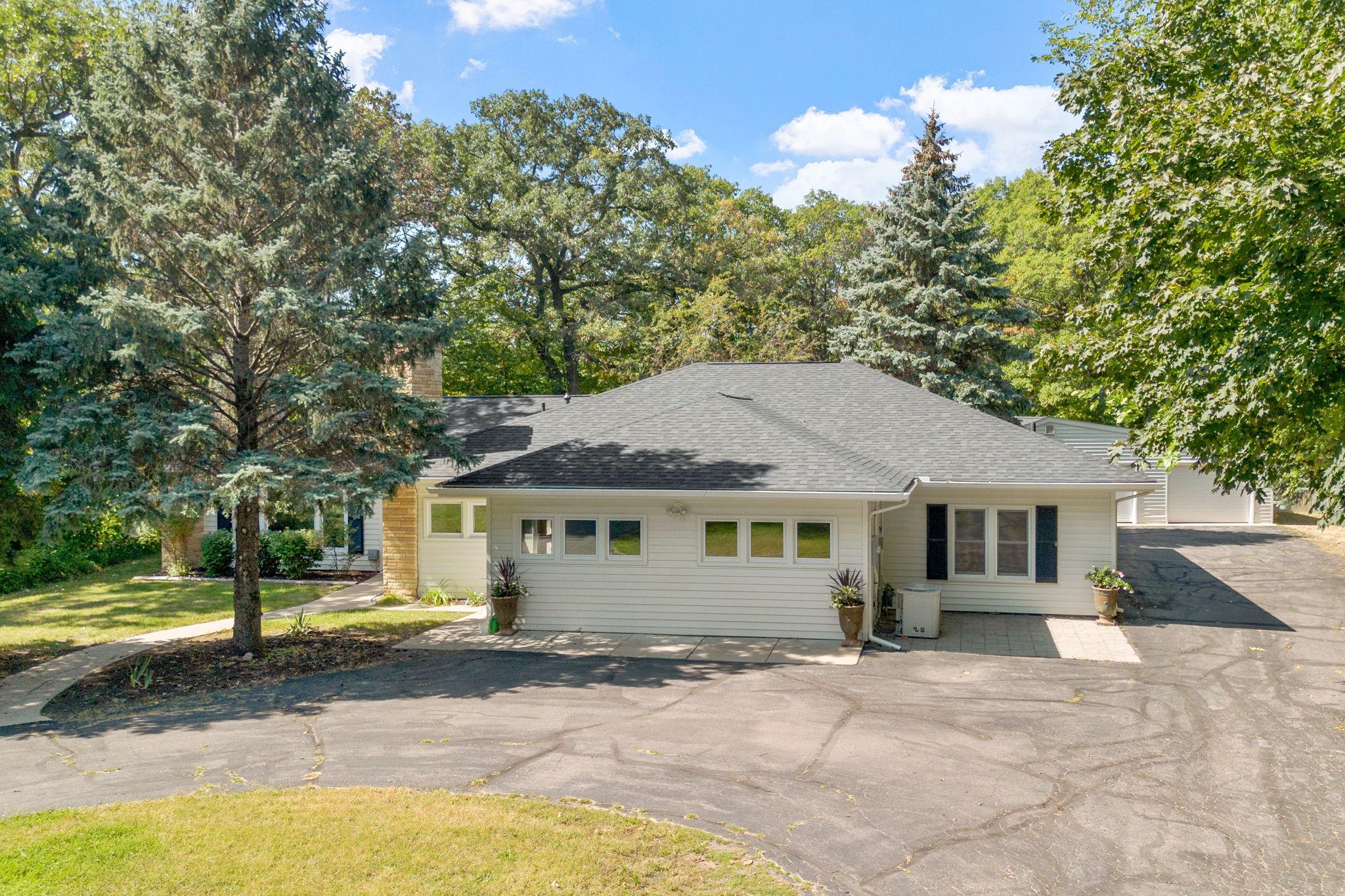 157 W Glencrest Drive