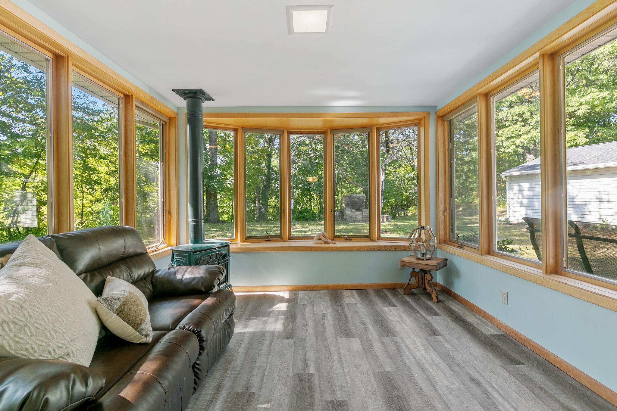157 W Glencrest Drive
