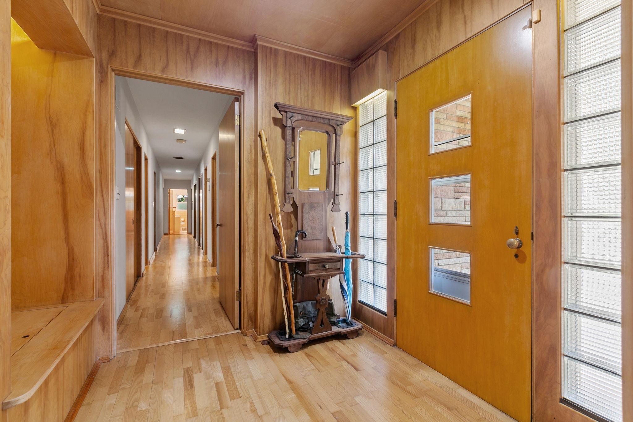 157 W Glencrest Drive