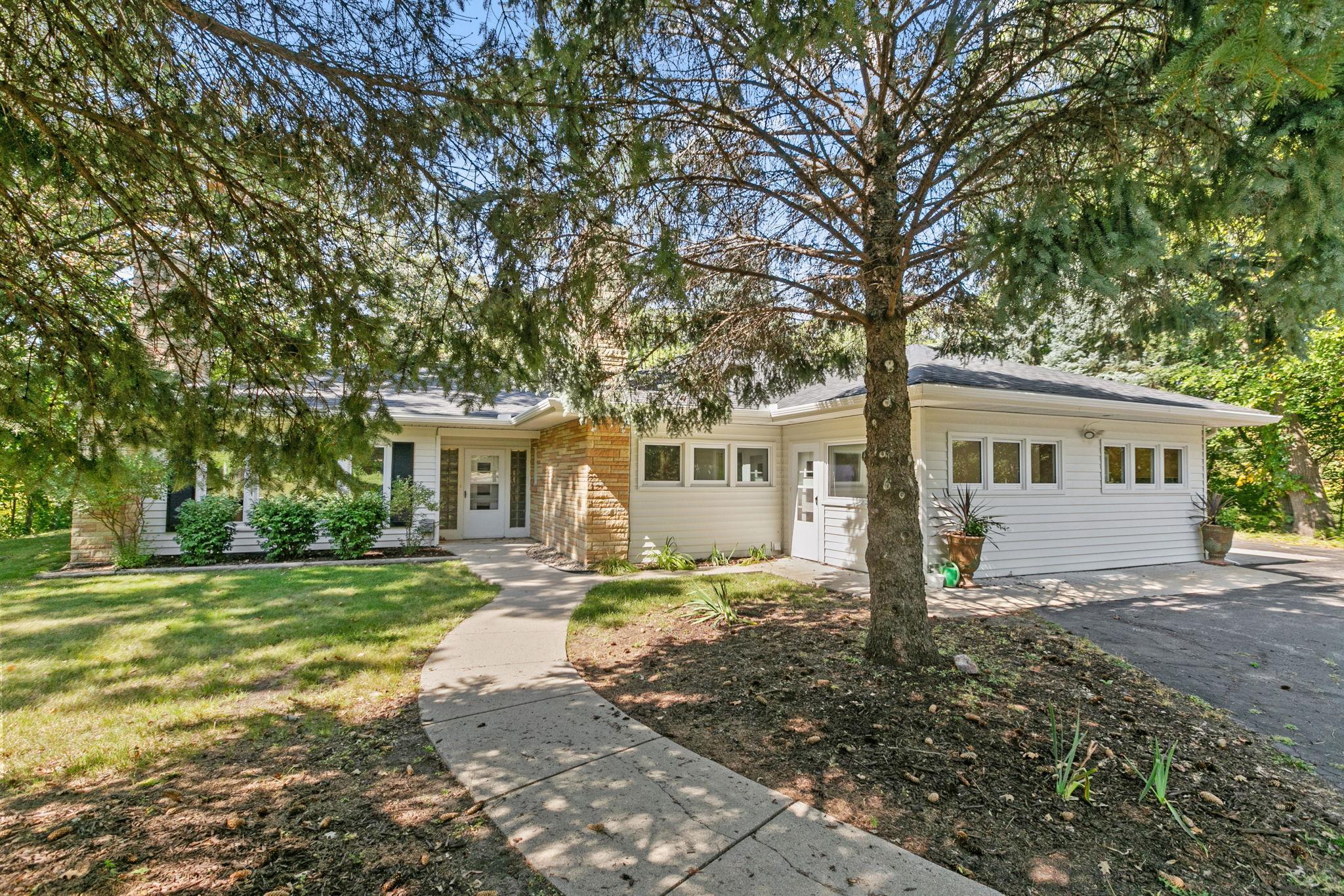 157 W Glencrest Drive
