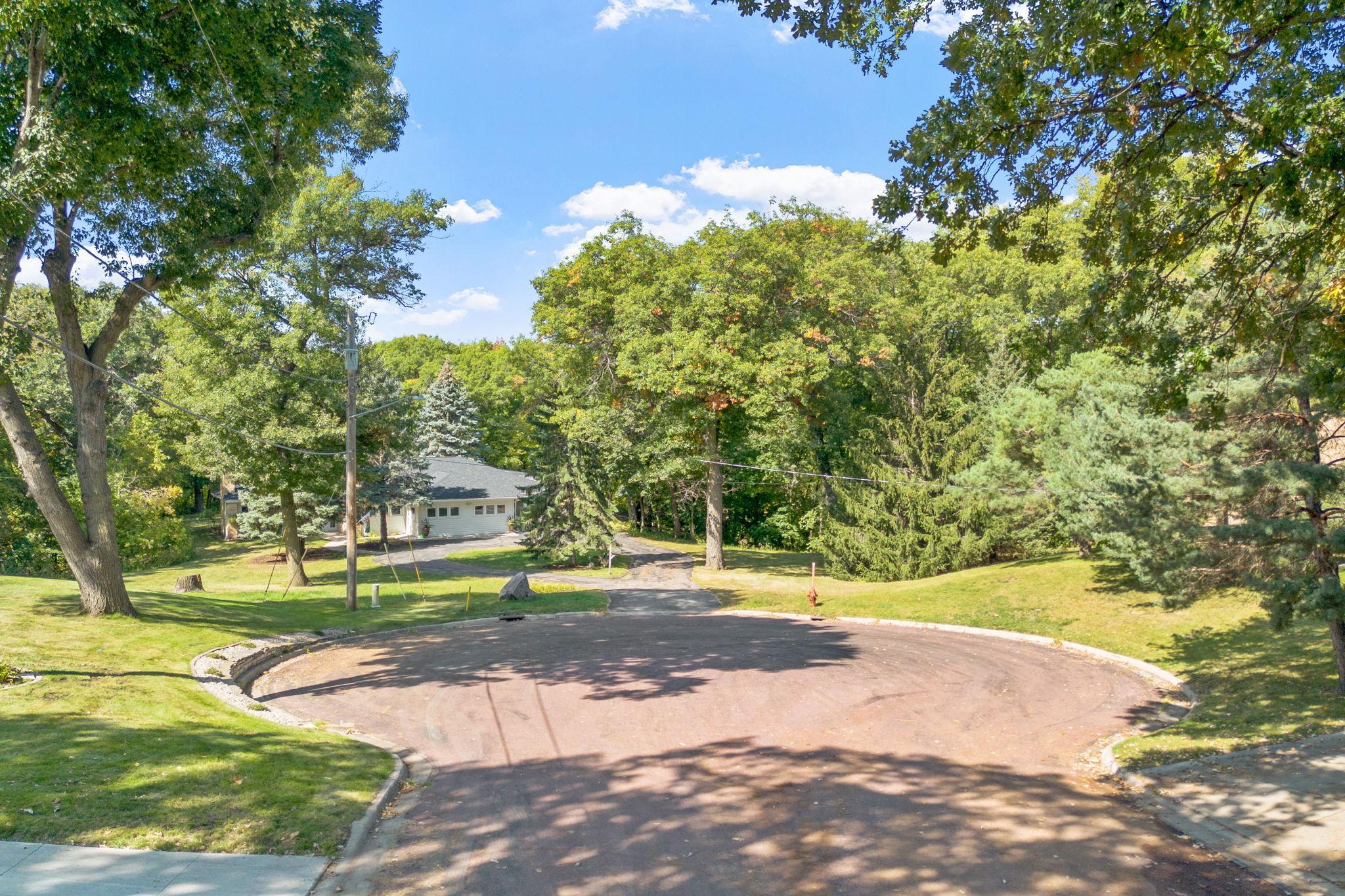 157 W Glencrest Drive