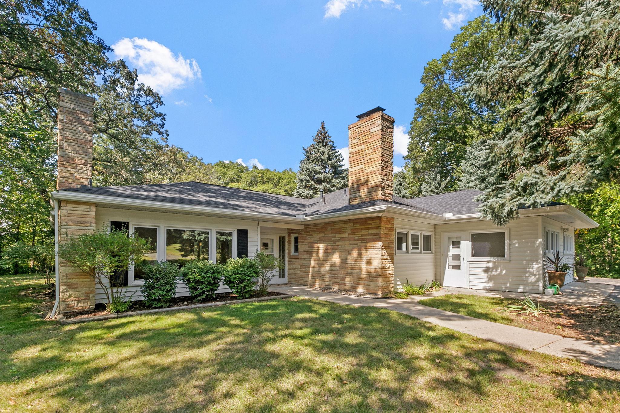 157 W Glencrest Drive