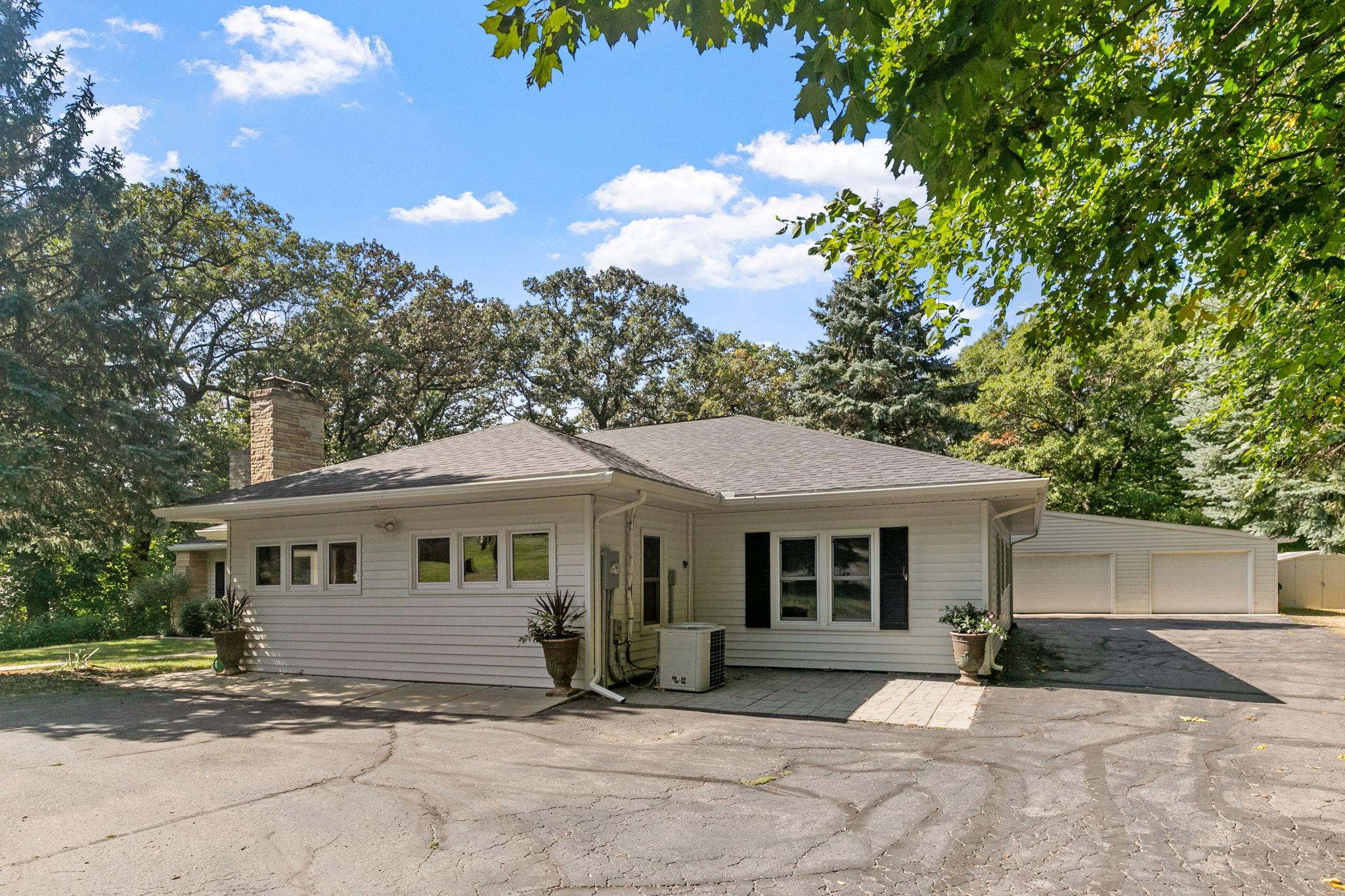 157 W Glencrest Drive