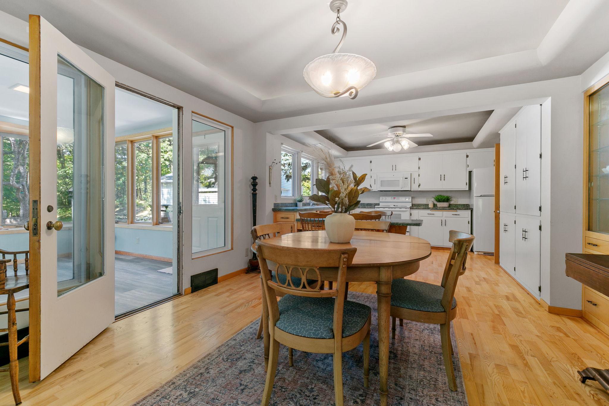 157 W Glencrest Drive