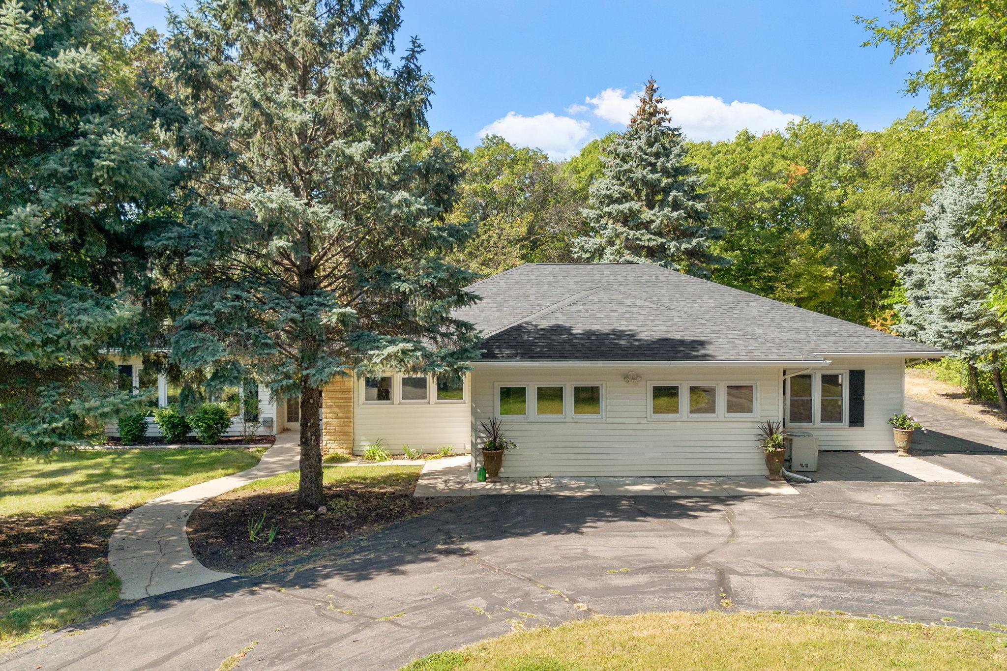 157 W Glencrest Drive