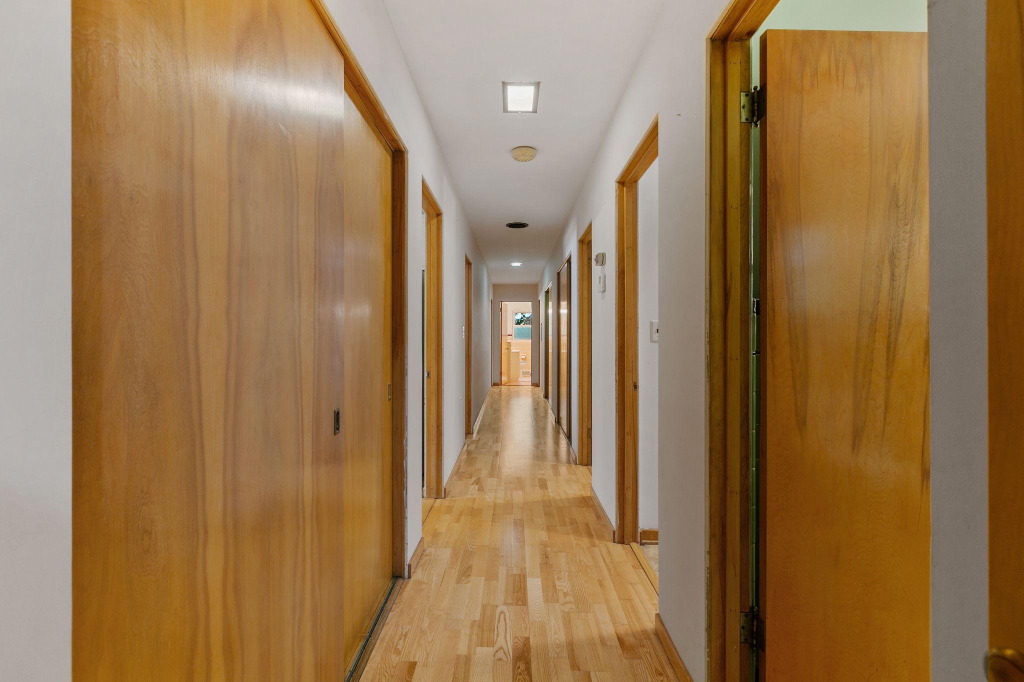 157 W Glencrest Drive