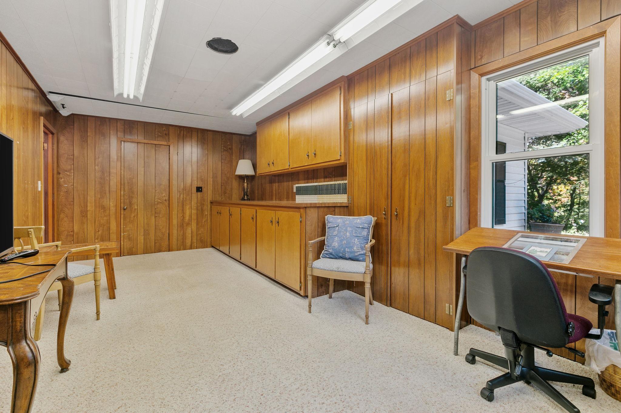 157 W Glencrest Drive