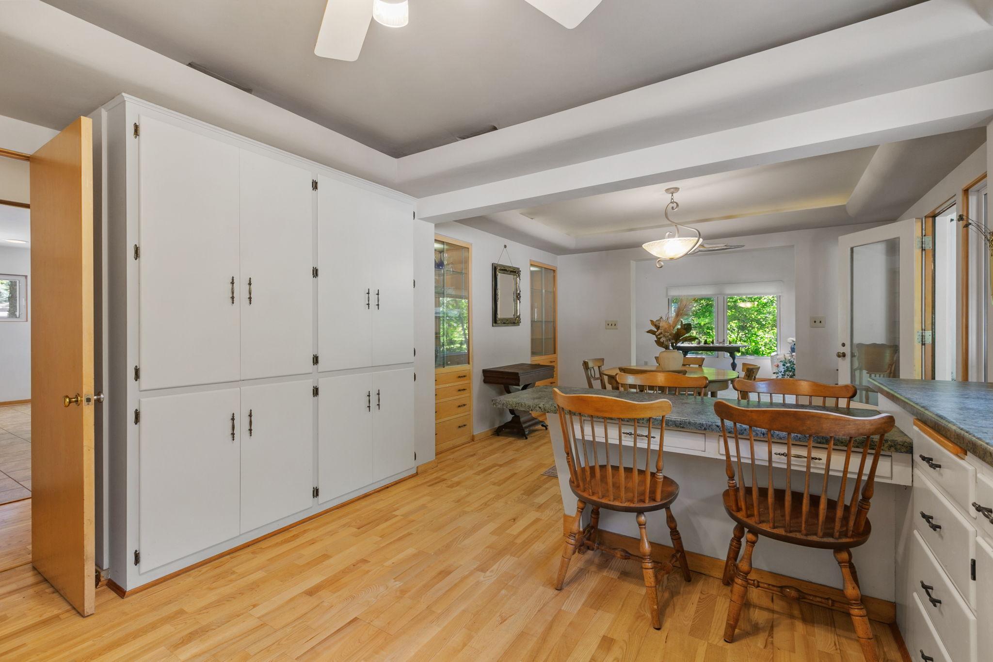 157 W Glencrest Drive