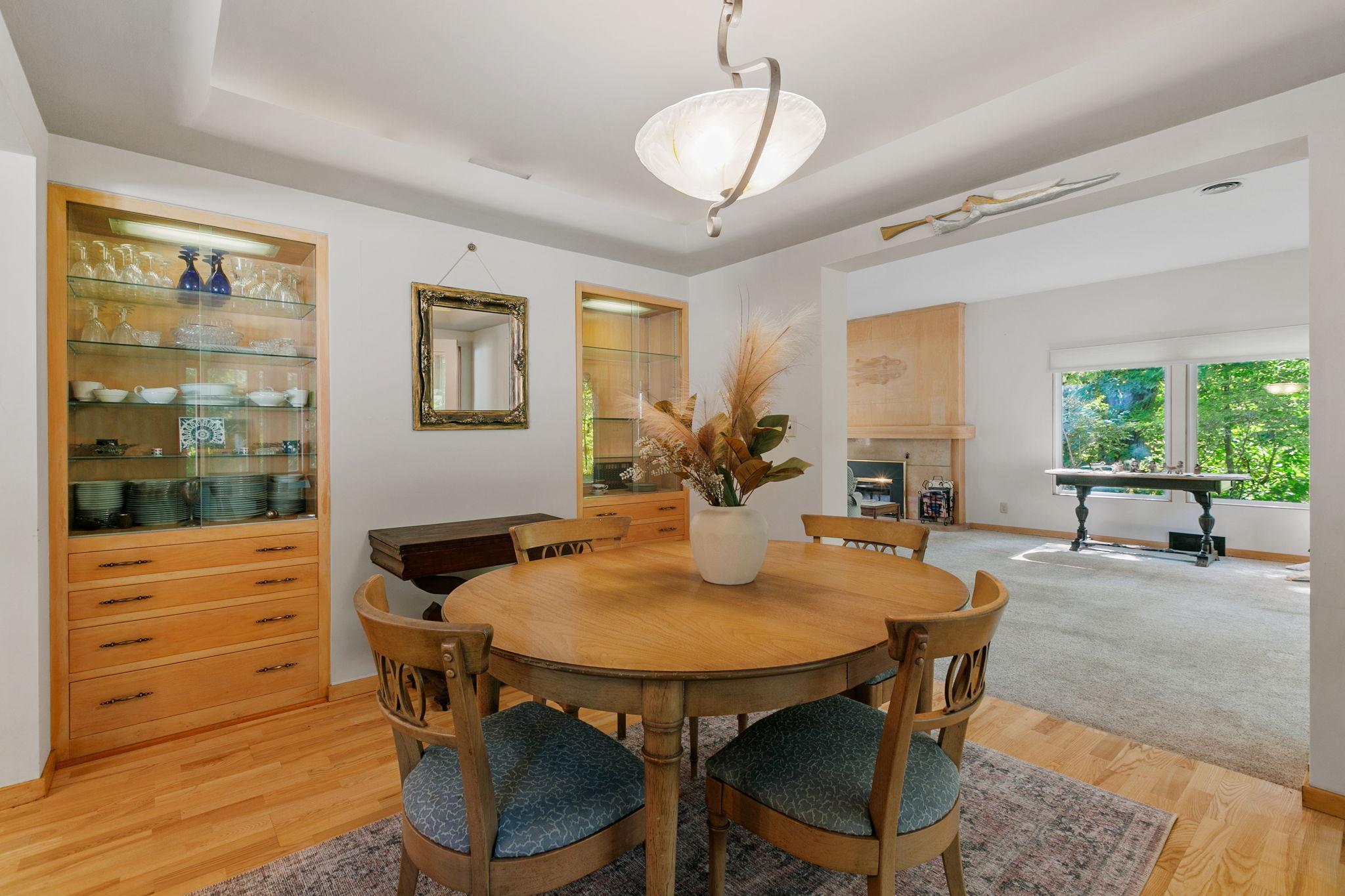 157 W Glencrest Drive