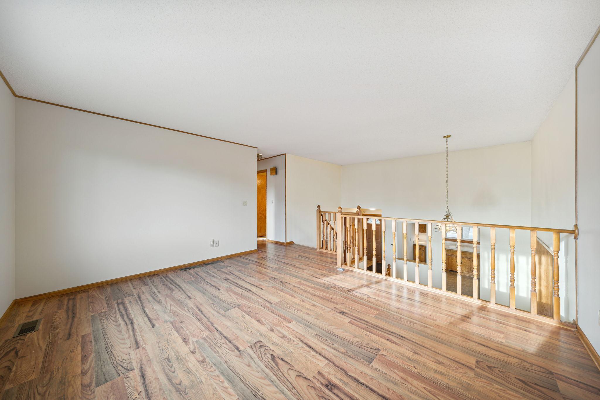 16367 Goodview Trail