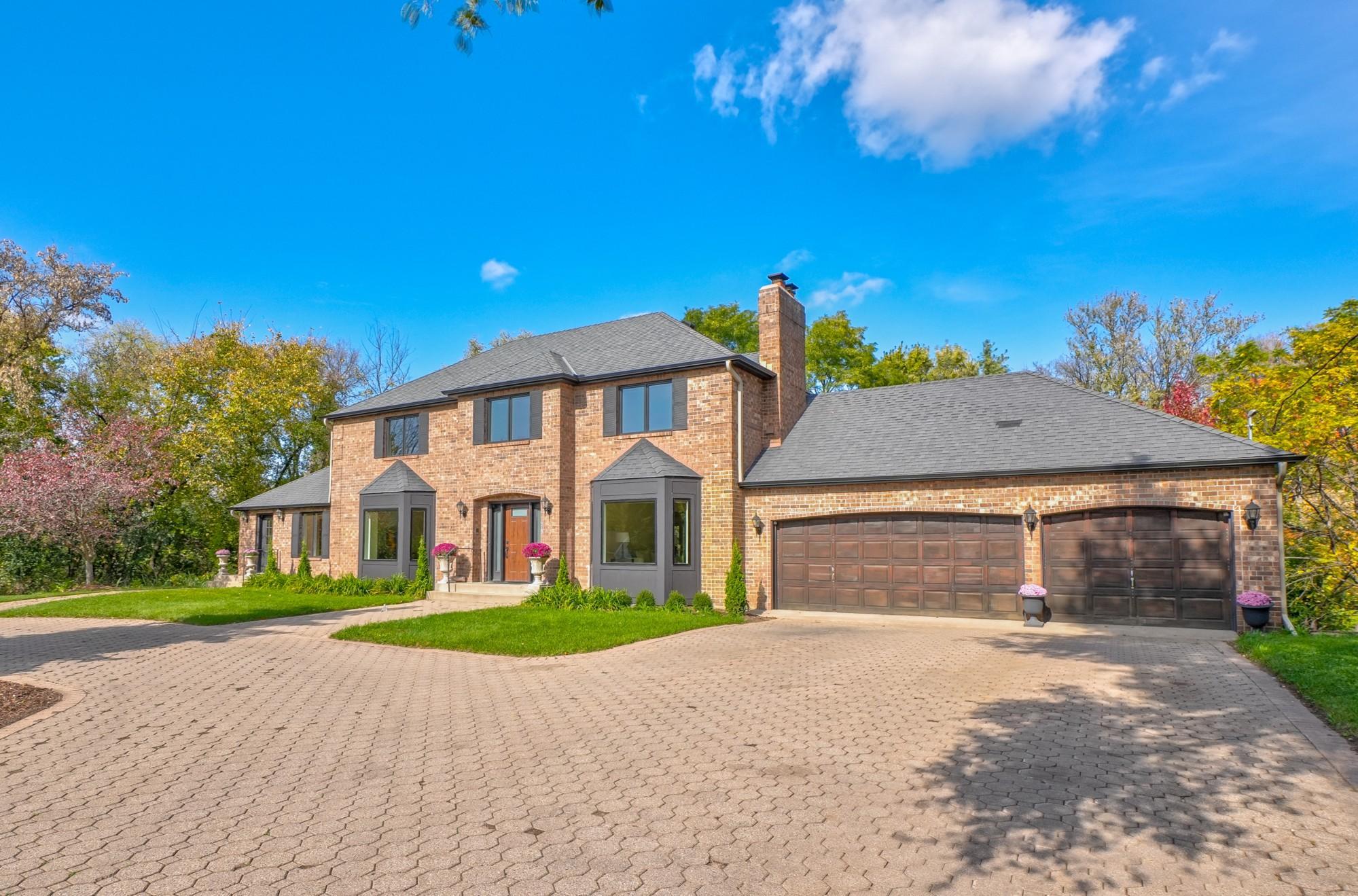 679 Marie Avenue W