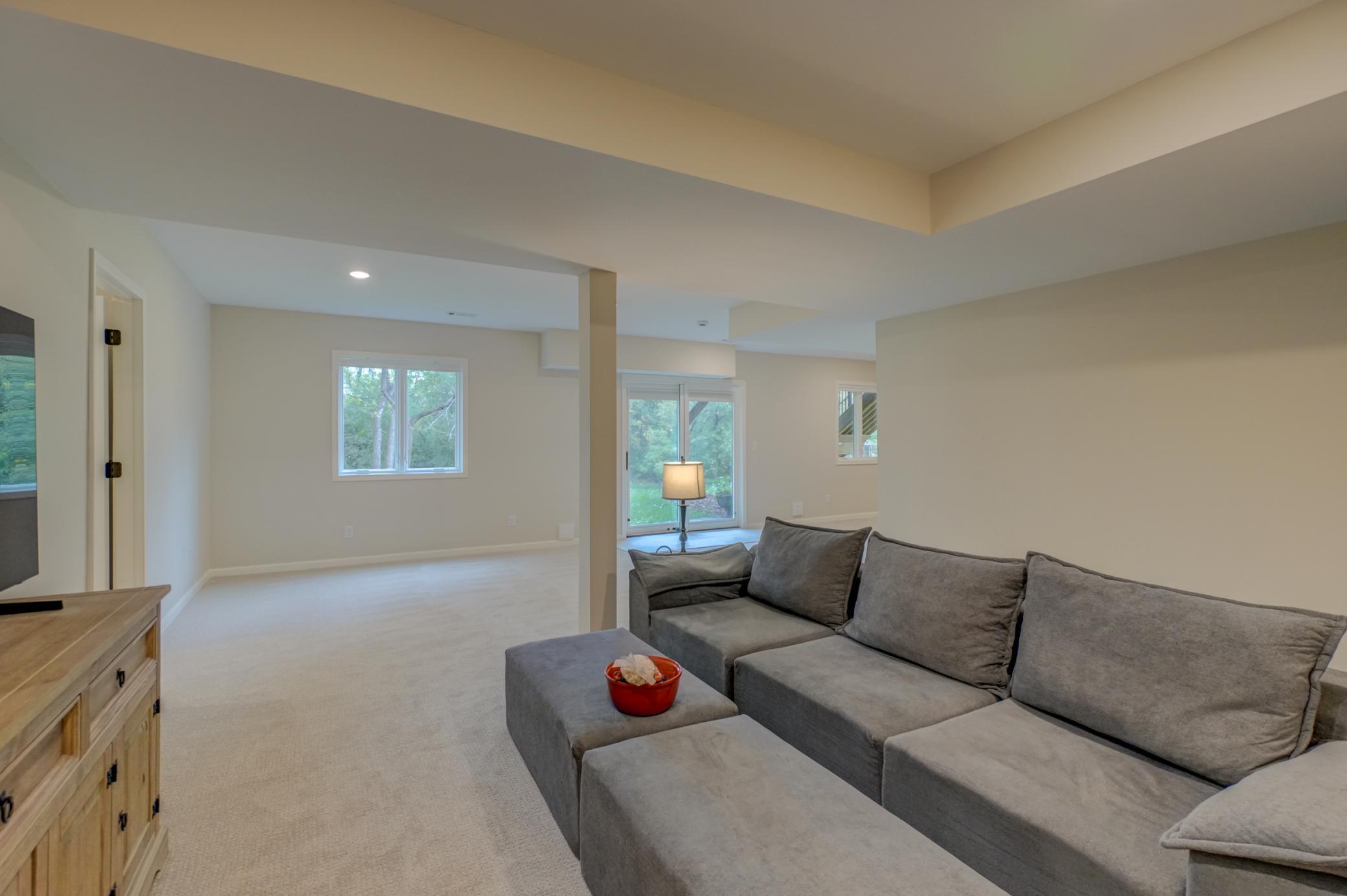 679 Marie Avenue W
