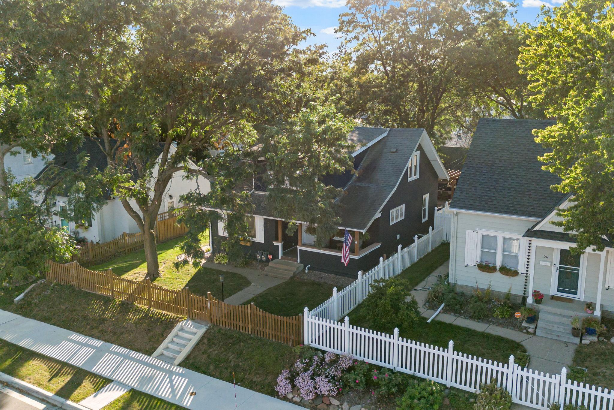 22 14th Avenue N